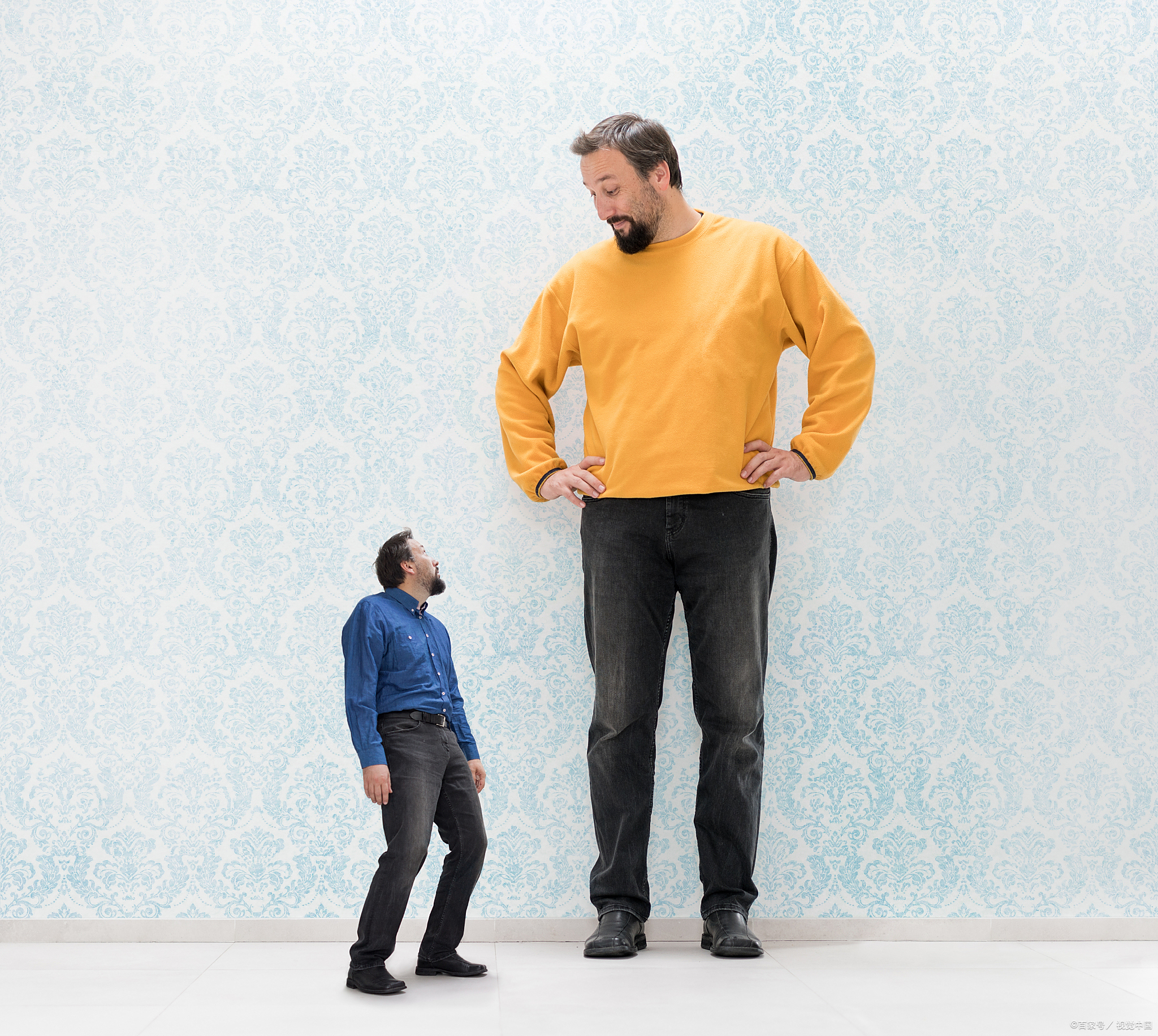 矮小症整体身材矮小,又被称为侏儒症,是指小儿生长发育期间,身长低于