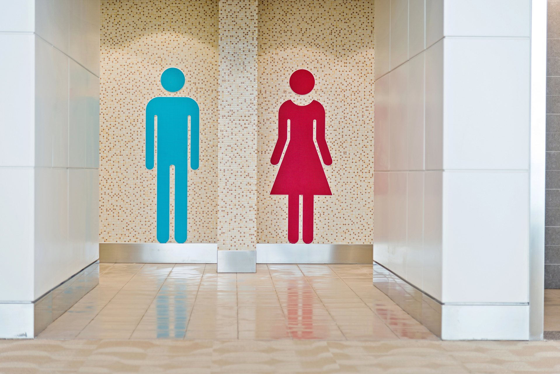 高级餐厅厕所用凹凸标记引争议#小羊爱唠叨#  相对于争论"凹,凸"标记