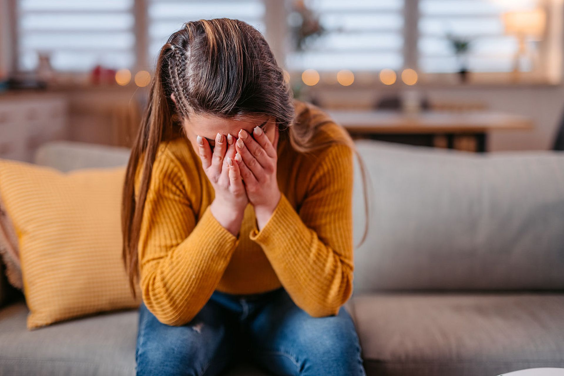 当情绪失控的苗头初现,不妨尝试深呼吸法.