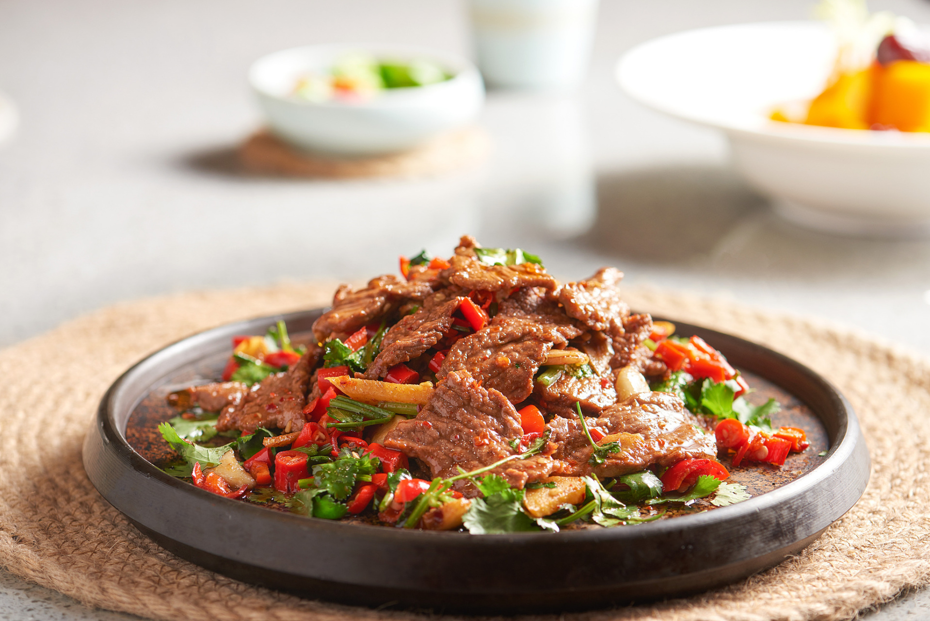 尝过凉拌牛肉吗?那绝妙的味道组合,让你一试难忘!