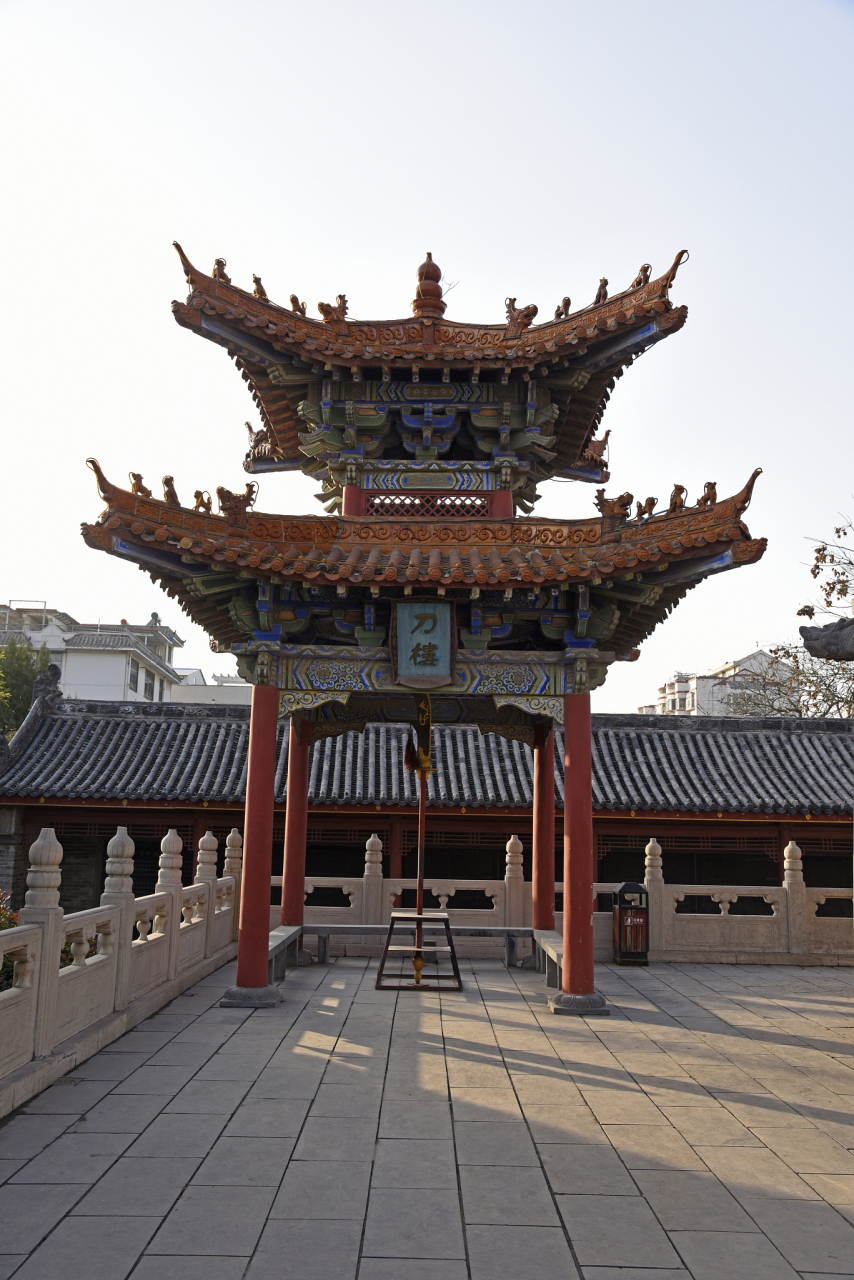 3.没有实力,认识谁都没用.