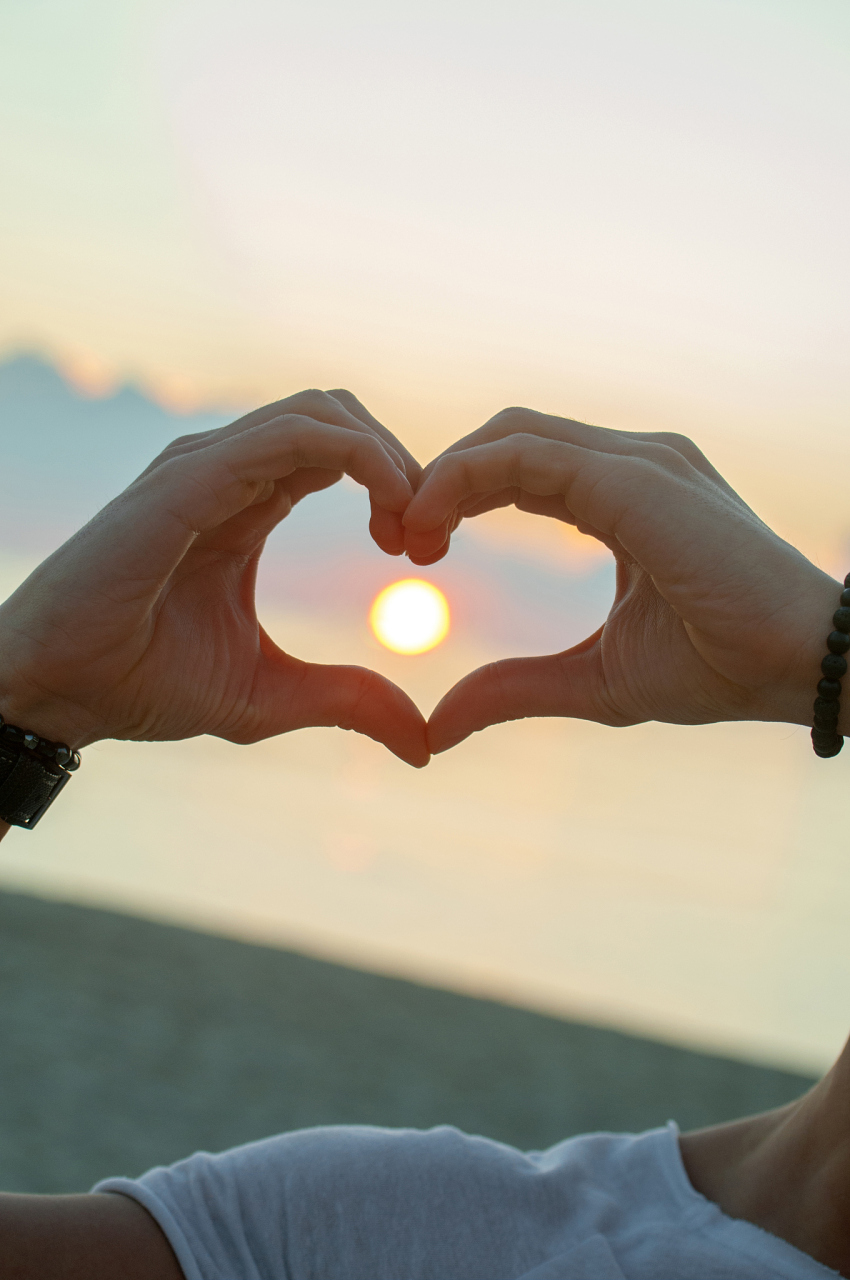 世界上有这么一类人,他们大概永远都学不会赤裸的表