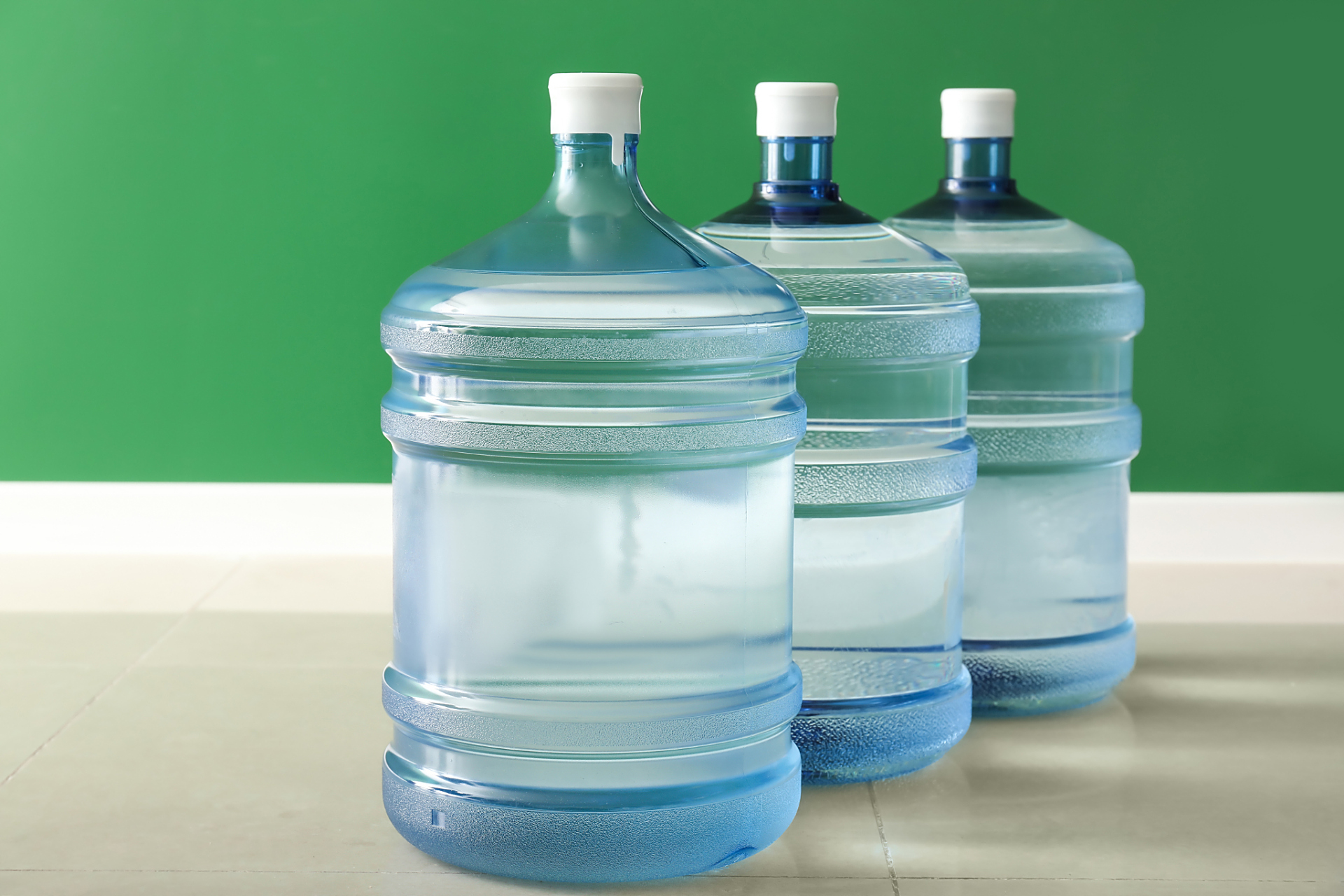 高科技为生活带来极大的物质丰富化,取而代之的是人越来越懒