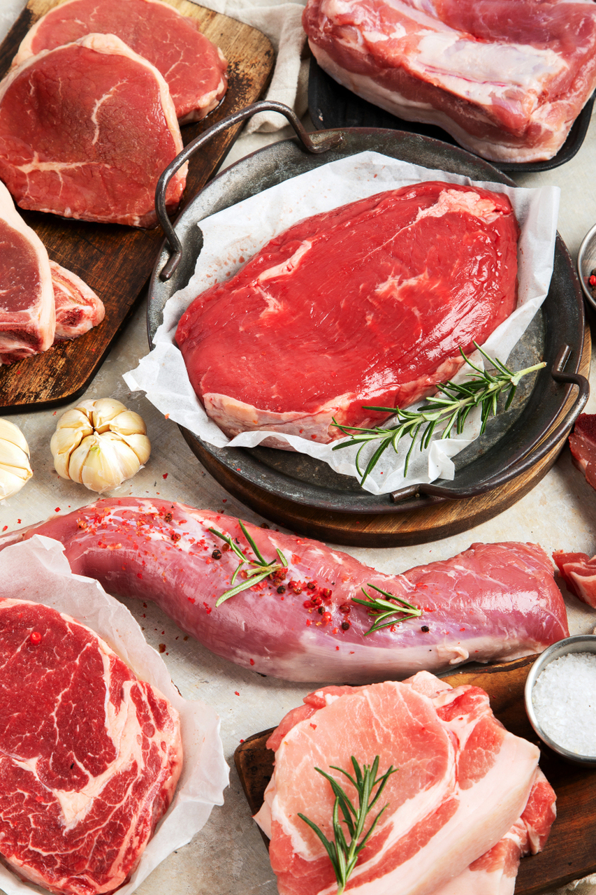 因为肉类食品中含有过多的脂肪,胆固醇和蛋白质,长期摄入会对肝脏造成