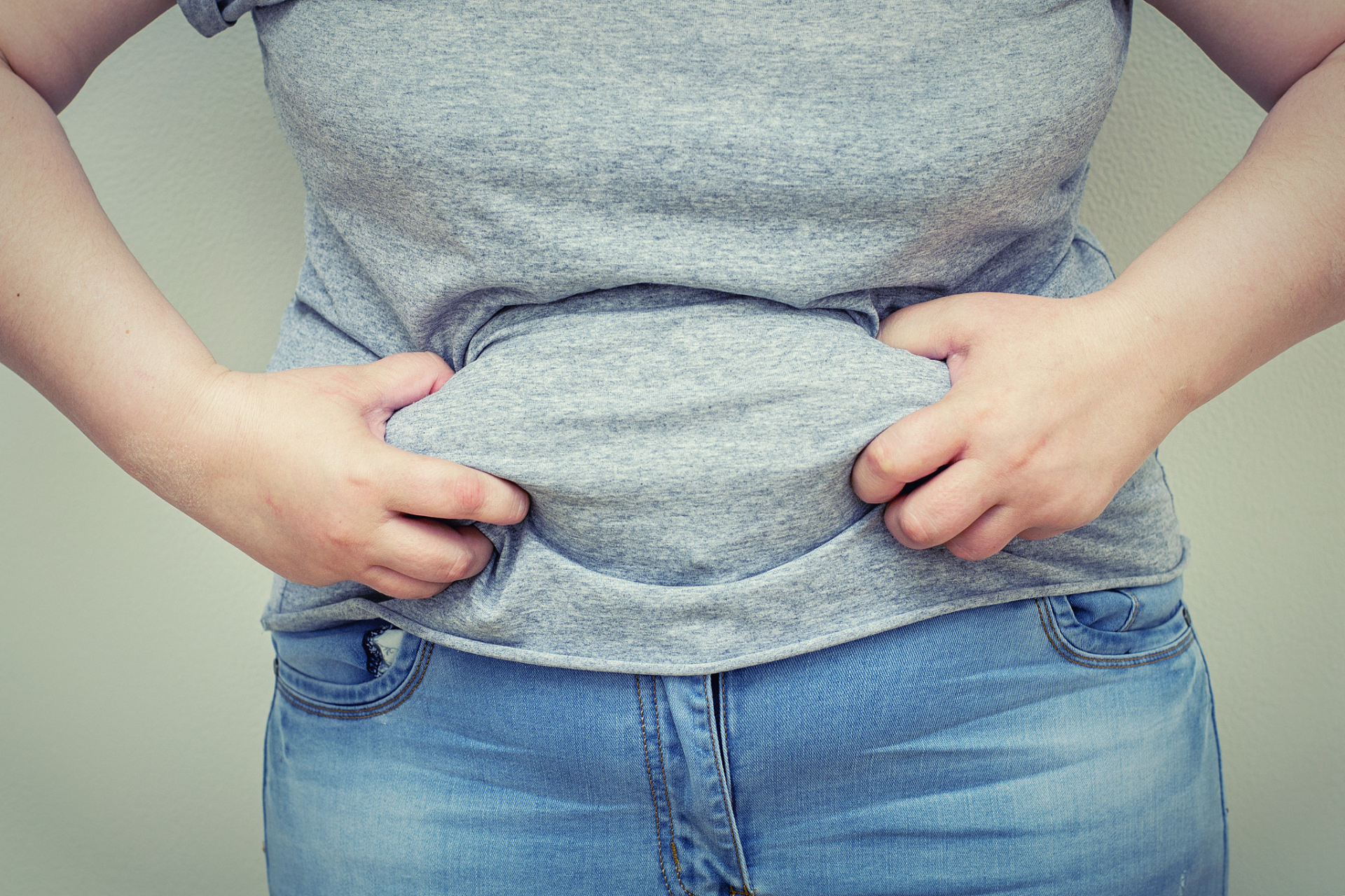 肚子频繁胀气,或与这4个因素有关,找出诱因尽快改善 1,饮食习惯不健康