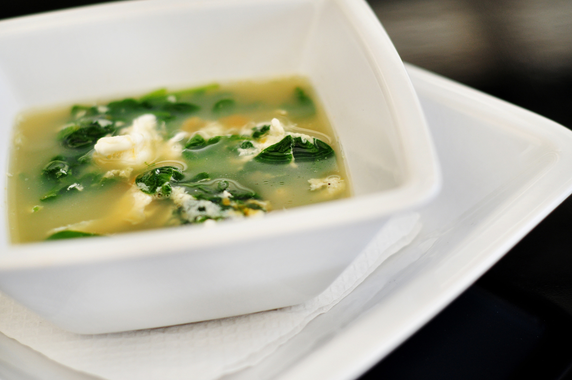 大家好,欢迎来到农村美食课堂,你知道如何才能做出一道美味的菠菜汤吗