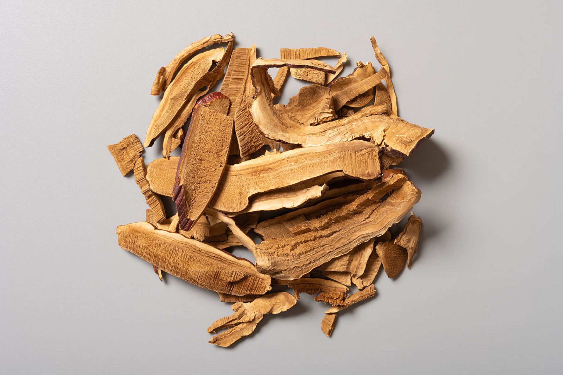 中药五加皮:祛风强筋,补肝益肾【仅供参考】  中药五加皮:【性味归经