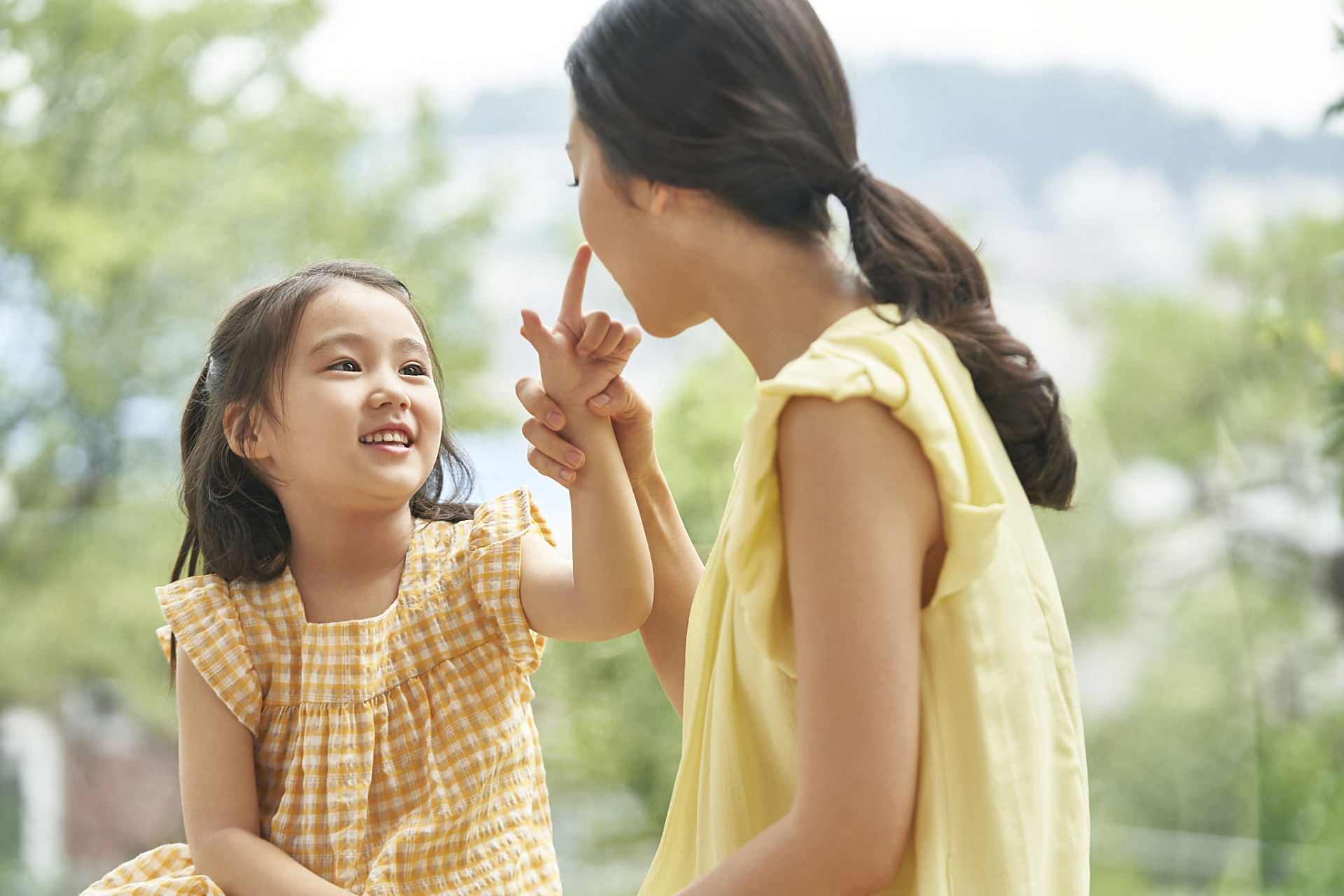 单亲家庭中家长需要照顾好自己,保持身心健康,与孩子建立情感纽带