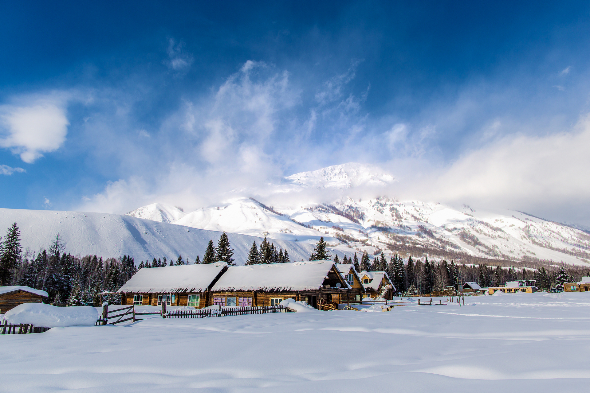 奇遇那拉提#那拉提雪林溪景点位于新疆喀什地区的那拉提县,是一片以