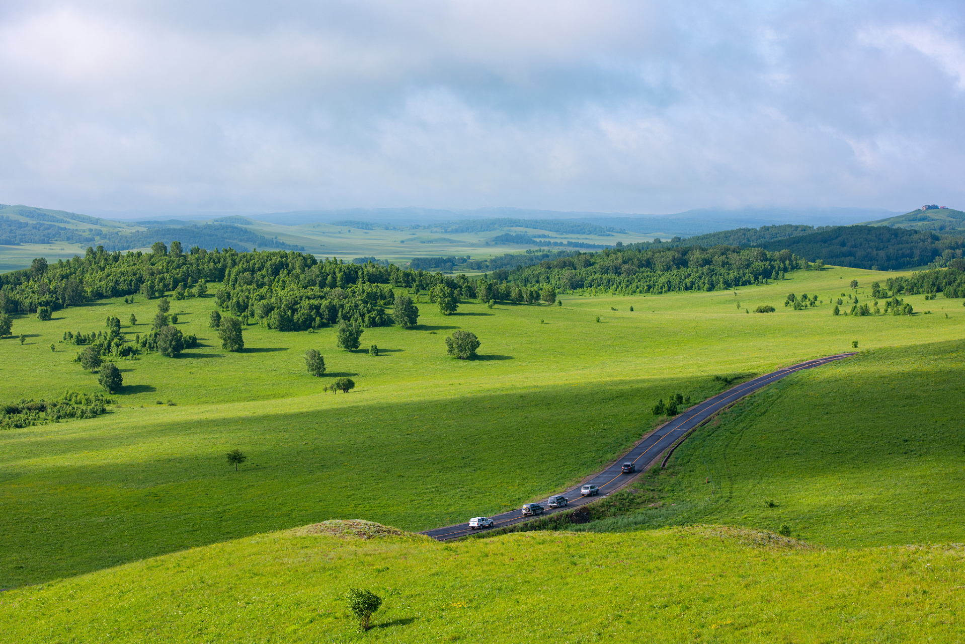 珠日河草原旅游区位于内蒙古通辽市,是科尔沁草原中心地带的璀璨明珠