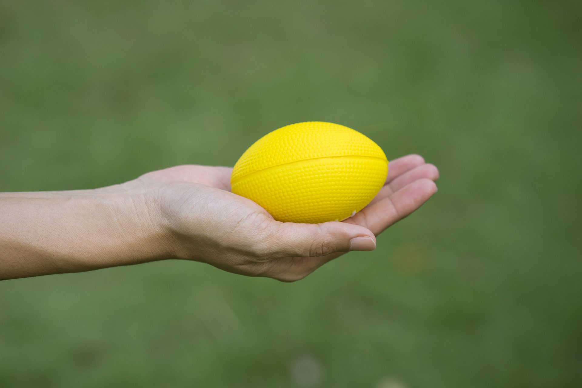 当我们遭遇意外时,我们会发现,只有通过不断的努力