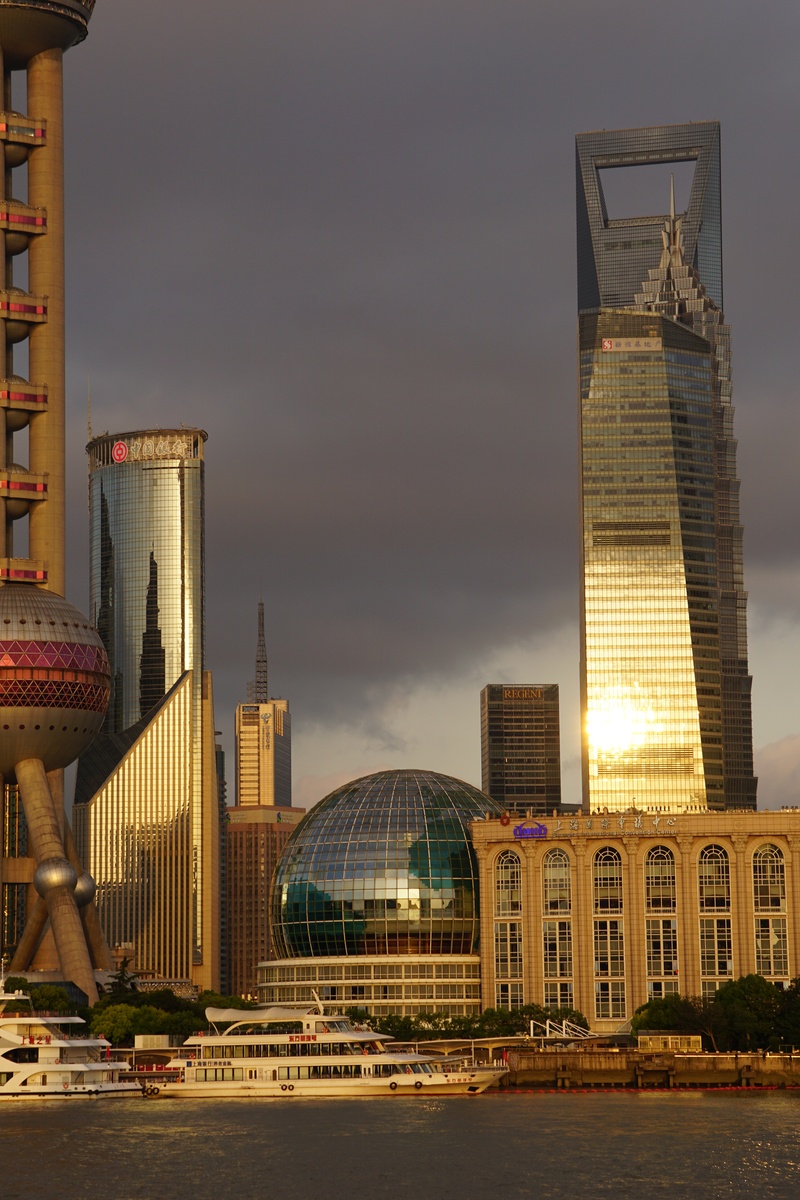 上海的老年人是全中国最幸福的老人,第一,上海老人退休金在全国算是最