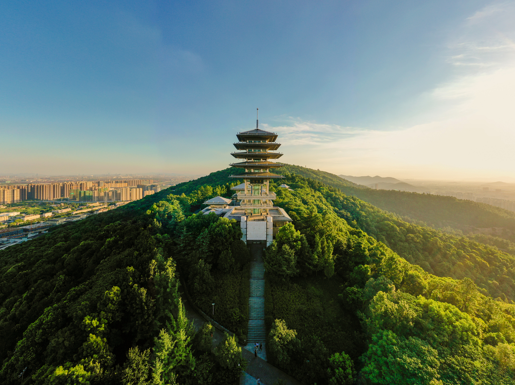 密密麻麻全是人!南京这是火成顶流了吗,南京人也太会享受了