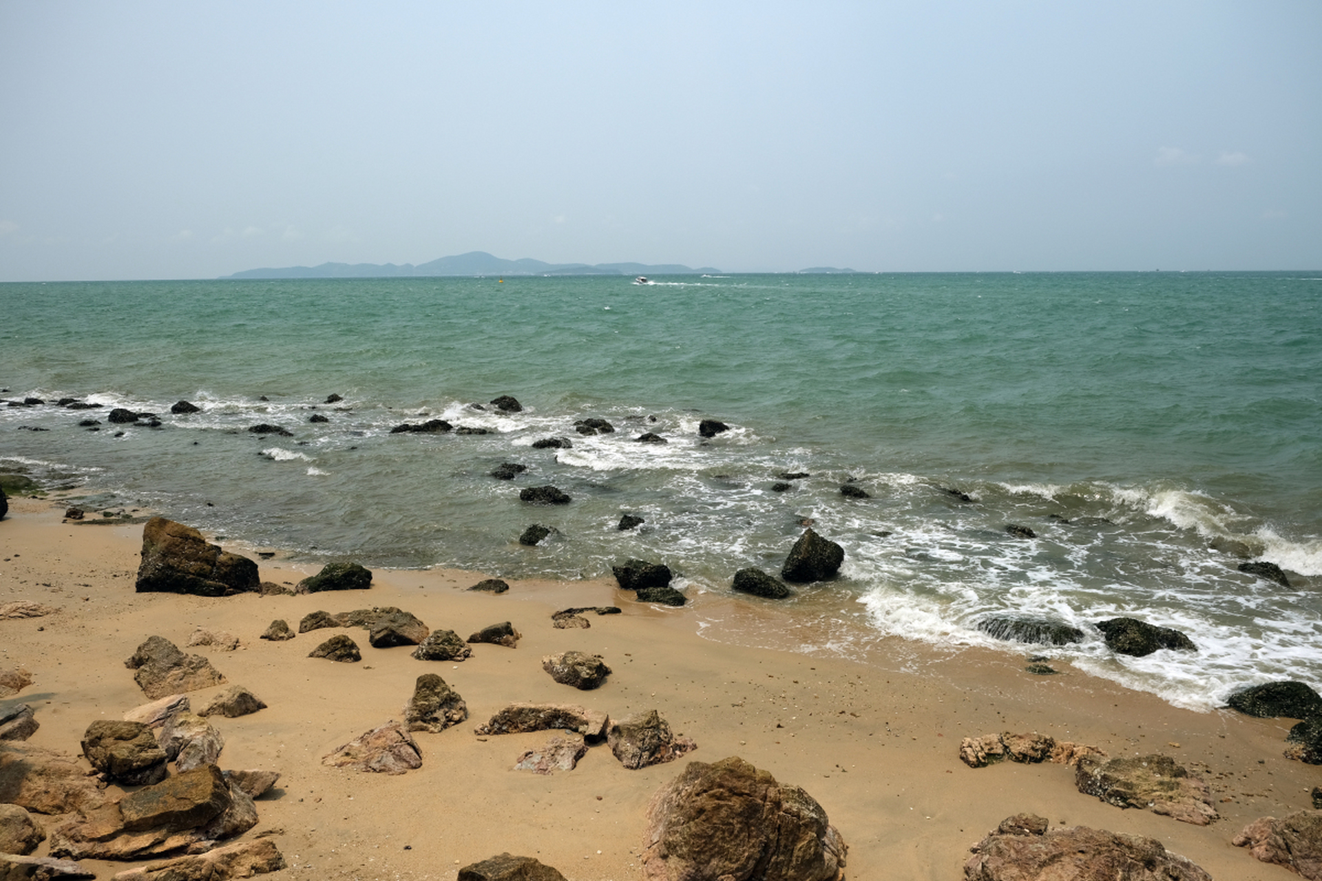 广东闸坡大角湾景区旅游攻略  广东闸坡大角湾景区,位于美丽的海陵岛