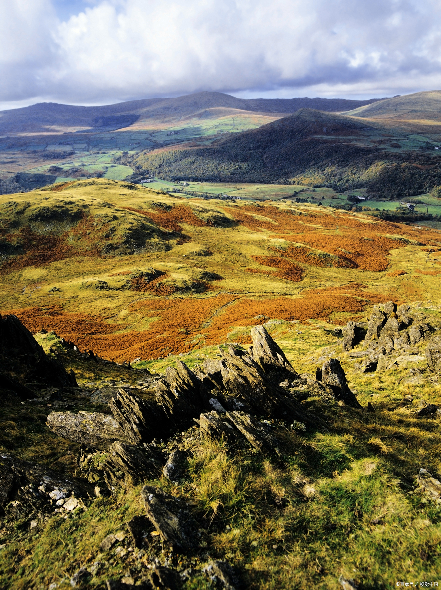 恶地国家公园在秋季展现出独特的荒野之美