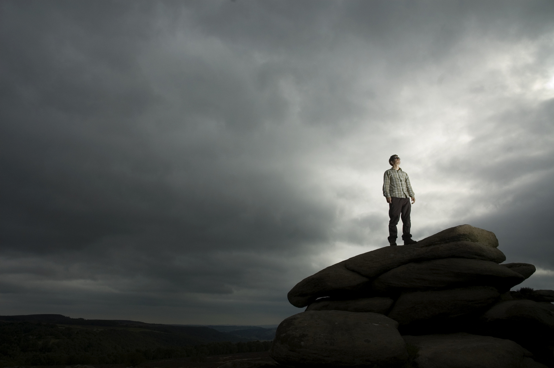 人不狠,站不稳:一个人,狠到可怕三个表现!
