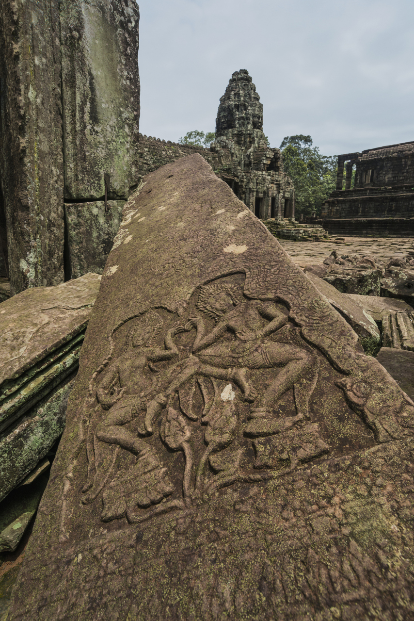 马丘比丘是秘鲁的古代印加文明遗迹,以其壮丽的山顶遗址和神秘的历史