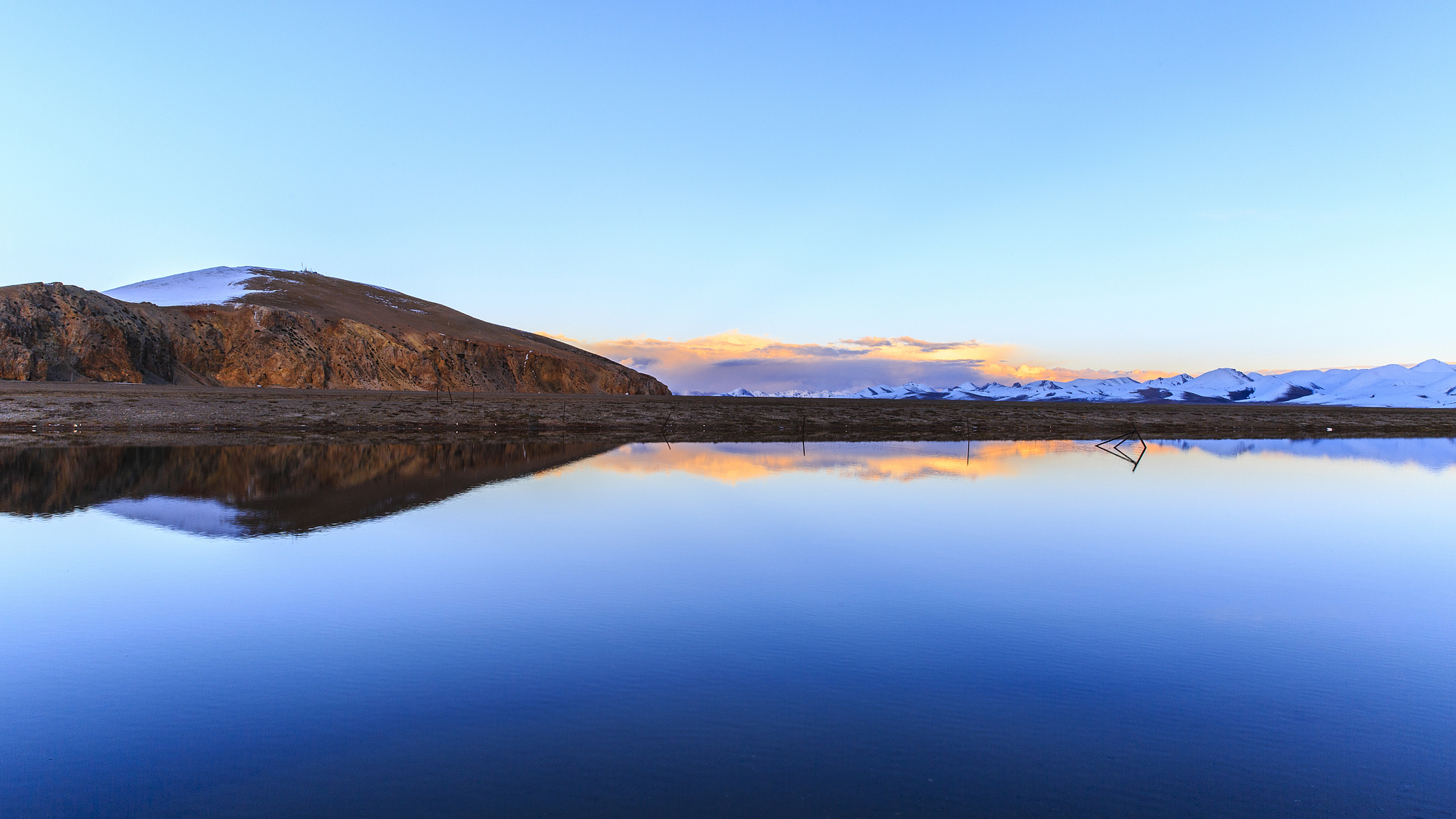 南方的雪山风景早已被人津津乐道,但中华大地的西部同样拥有让人陶醉
