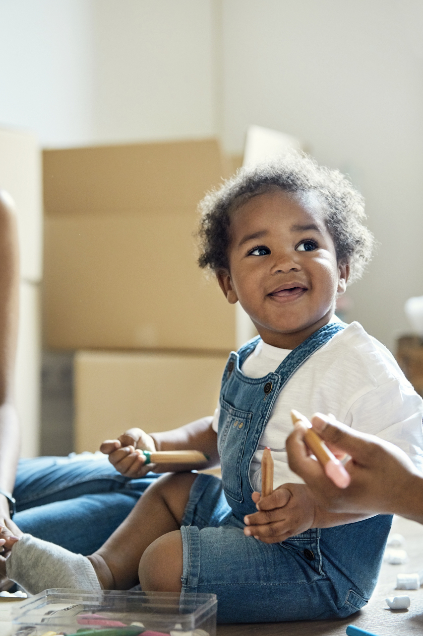 结果生下来一个白人混血洋娃娃.