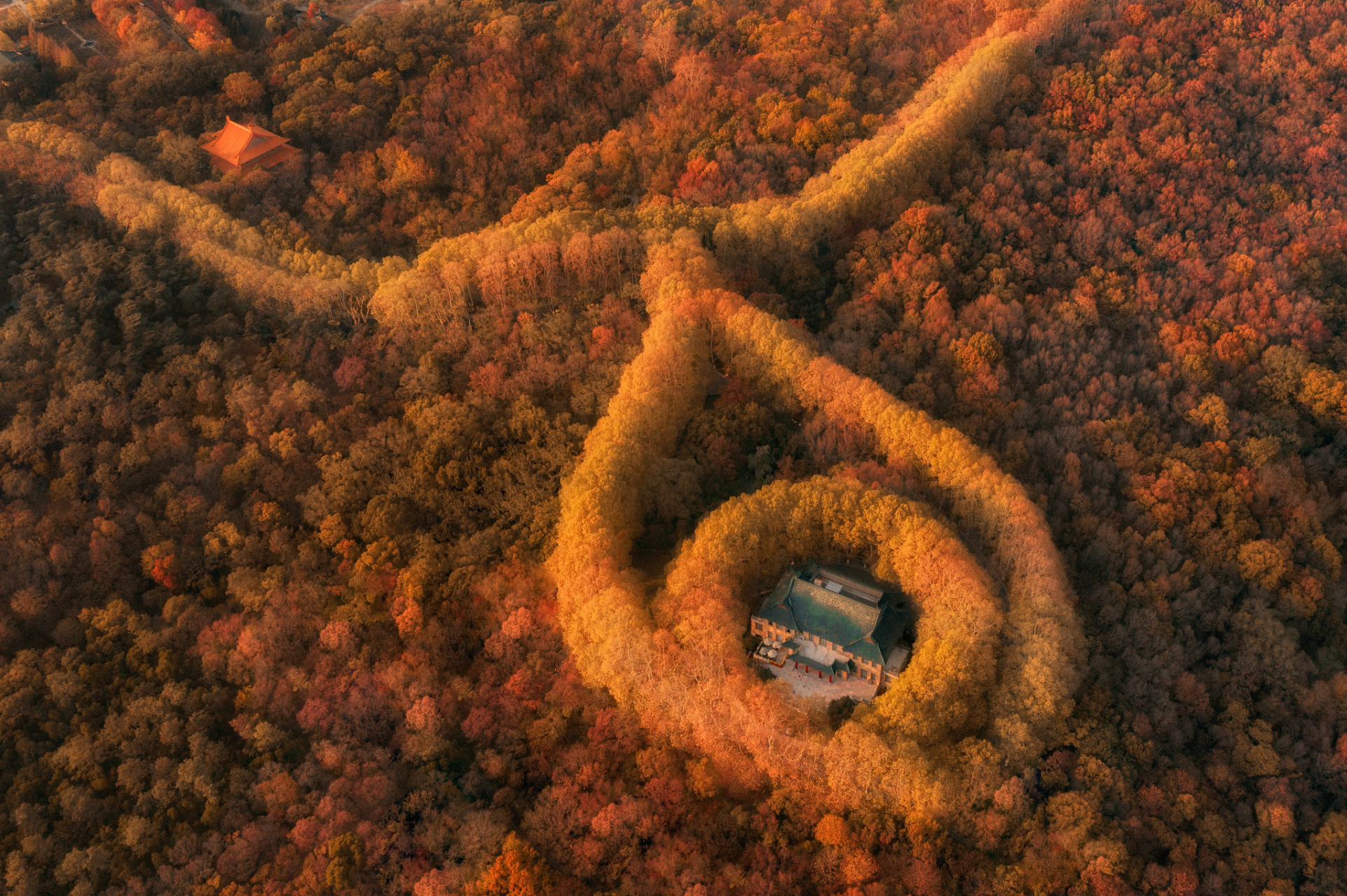 南京美龄宫:四季美景如画96 南京美龄宫,位于南京市玄武区钟山风景