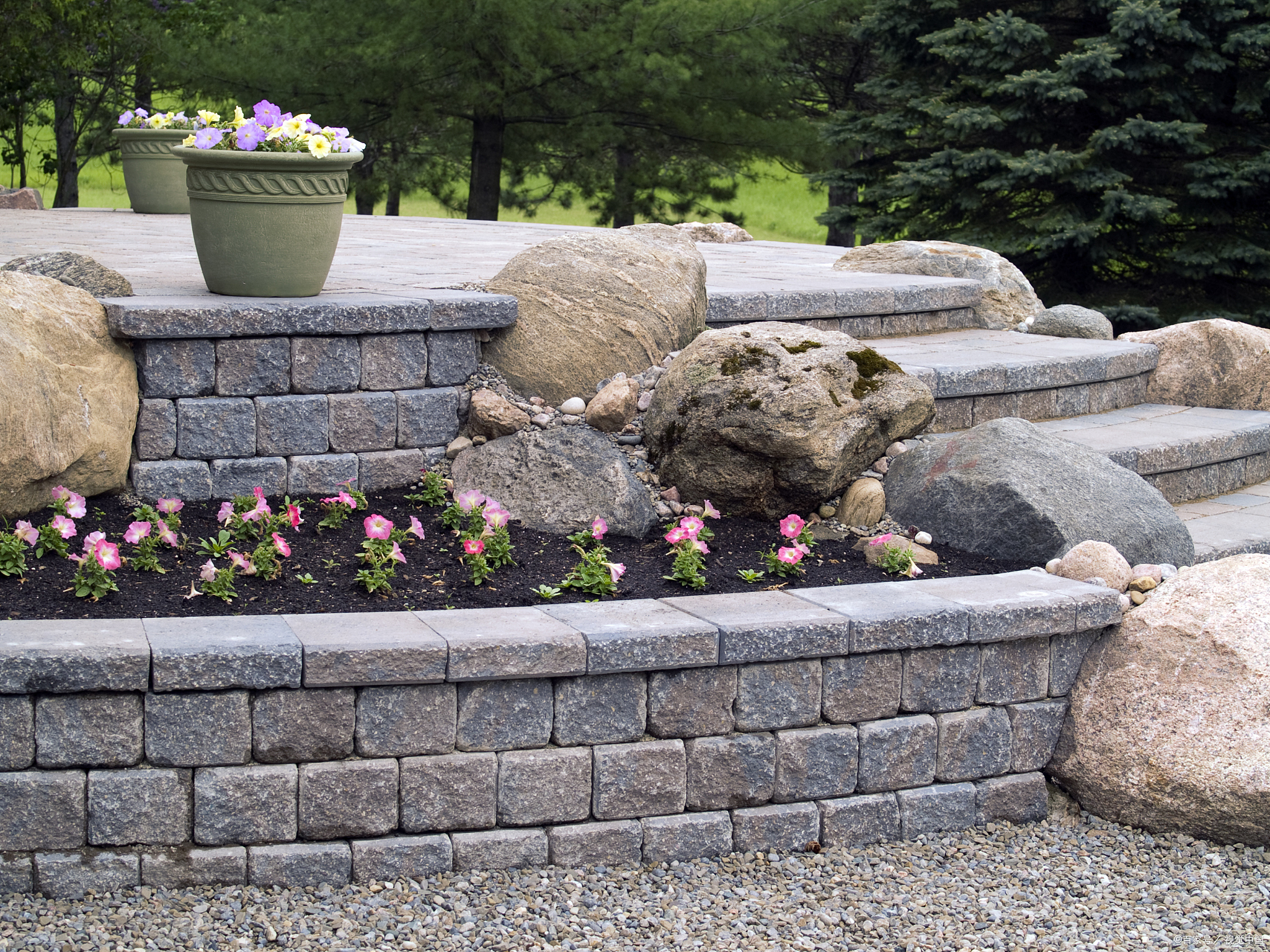 庭院景观石摆放有哪些讲究?