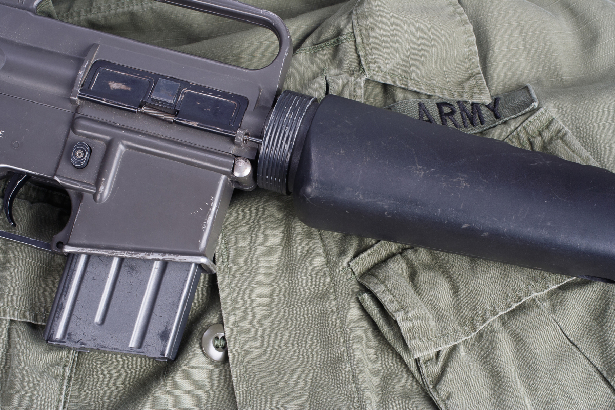 我国有哪些可以合法持有的防身武器? 持有蝴蝶刀合法吗?