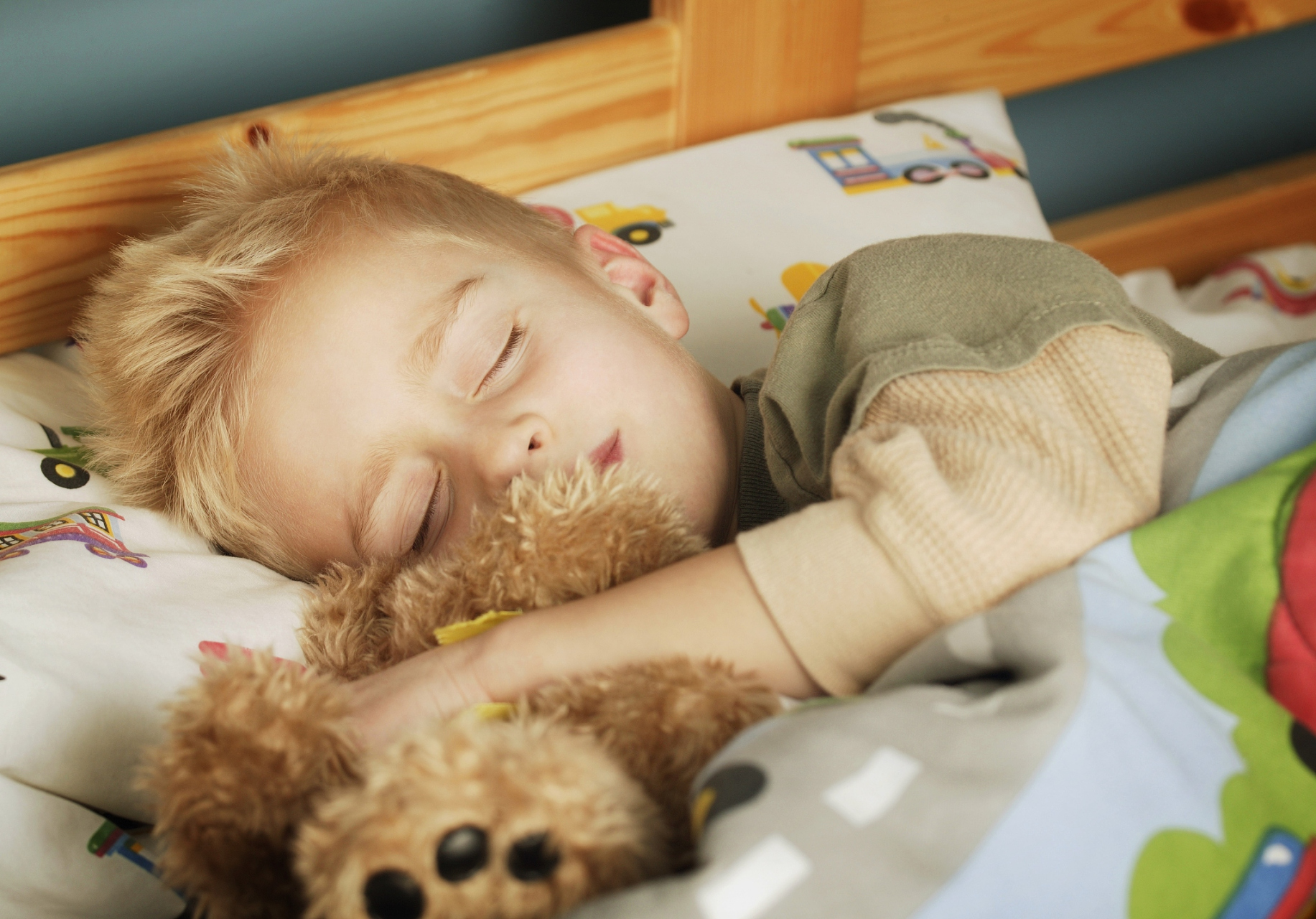 小孩晚上睡觉磨牙是怎么回事?