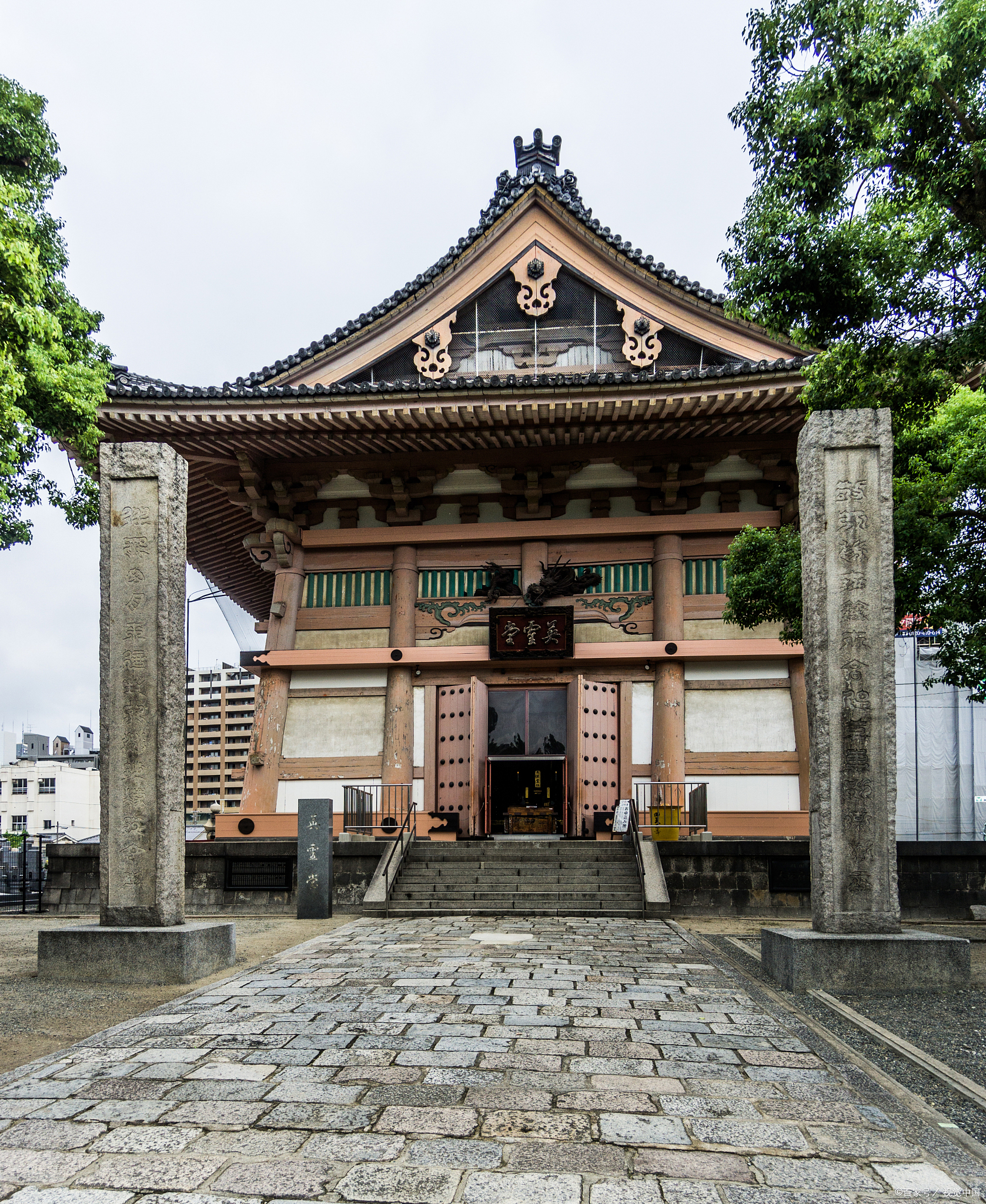 住吉大社是位于日本大阪府大阪市住吉区的一座古老神社,具有1800多