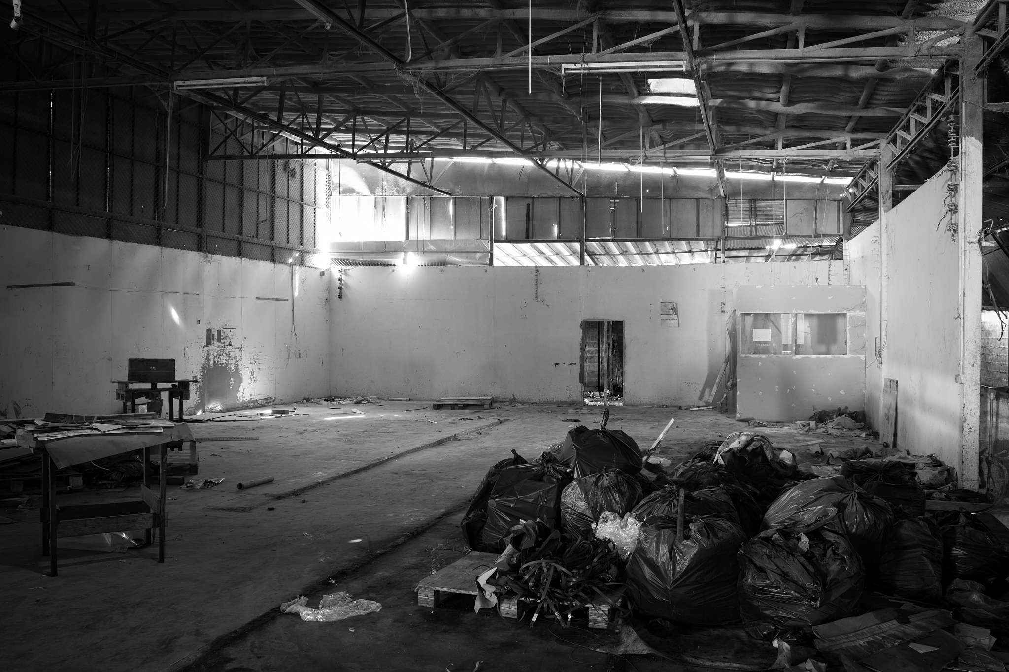 真实鄄城爆炸破旧大仓库内部仓库图片恐怖库房垃圾粮食仓储坍塌那天