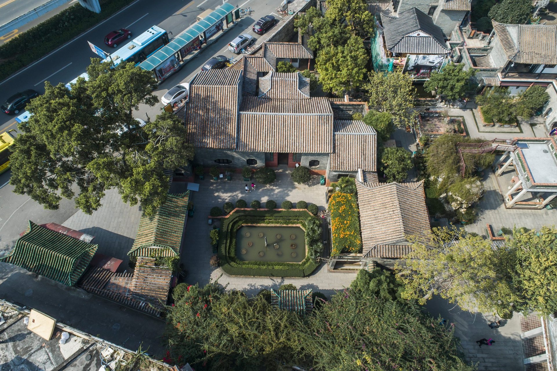 丁家花园位于杭州市上城区湖滨街道,是一座具有清代和民国历史价值的