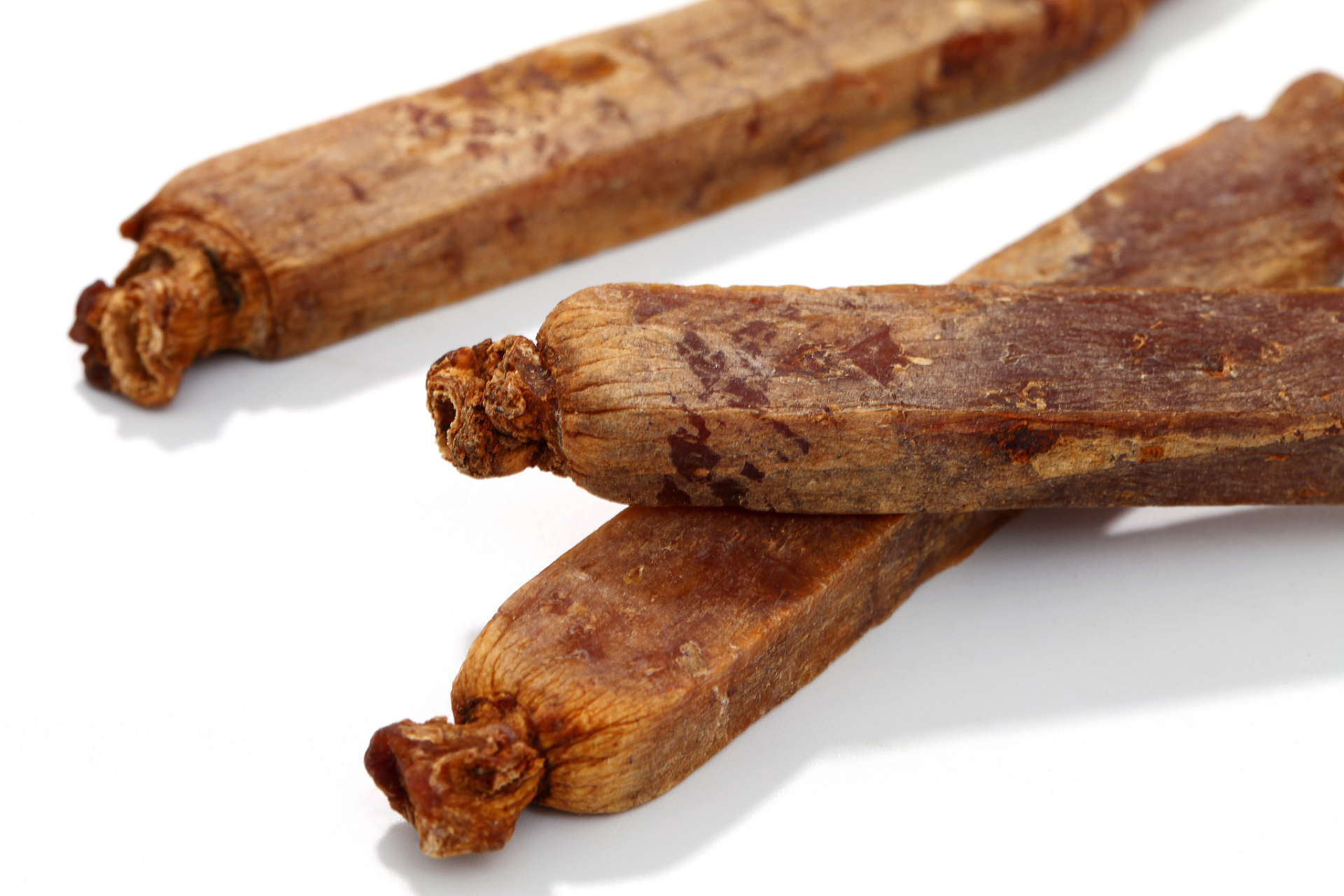 高丽参猪肉大补元气  将高丽参研粉或切片6克,猪瘦肉适当切成小块