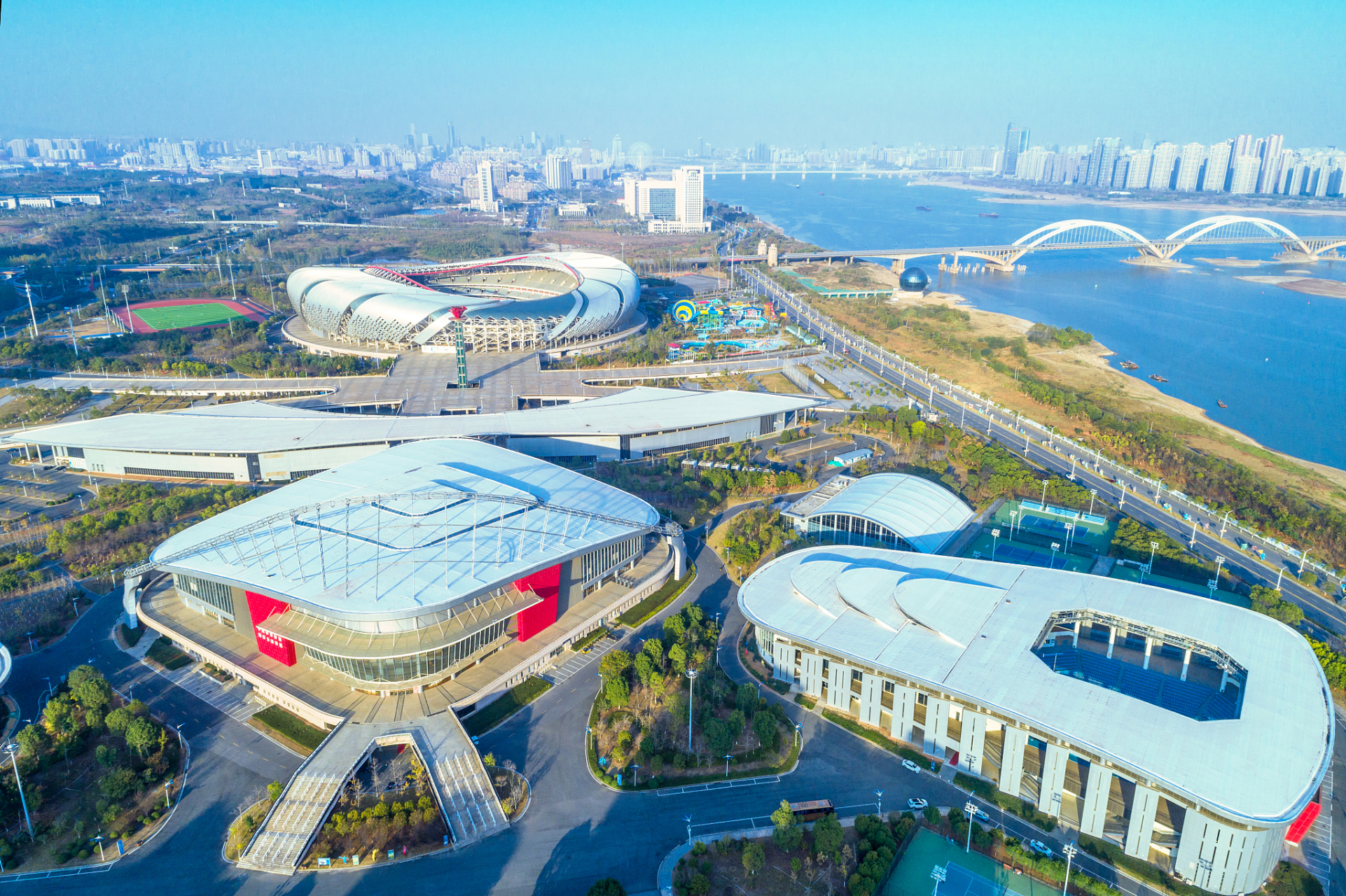 镜头里的春天#  南宁广西体育中心体育场,坐落于广西壮族自治区南宁