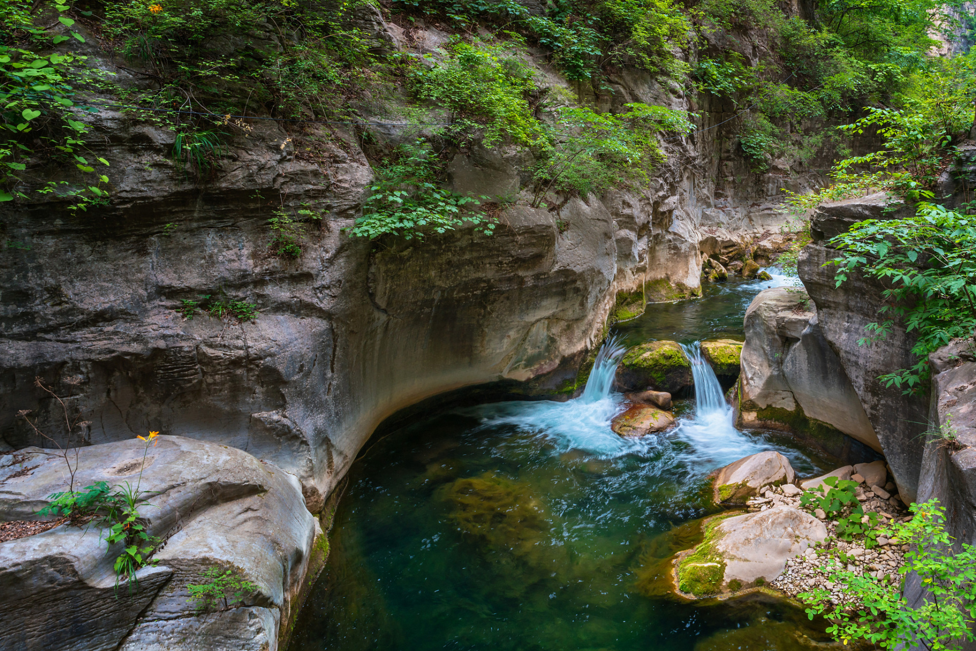 新安龙潭大峡谷aaaaa景区,坐落于洛阳市新安县北部,距离洛阳60公里