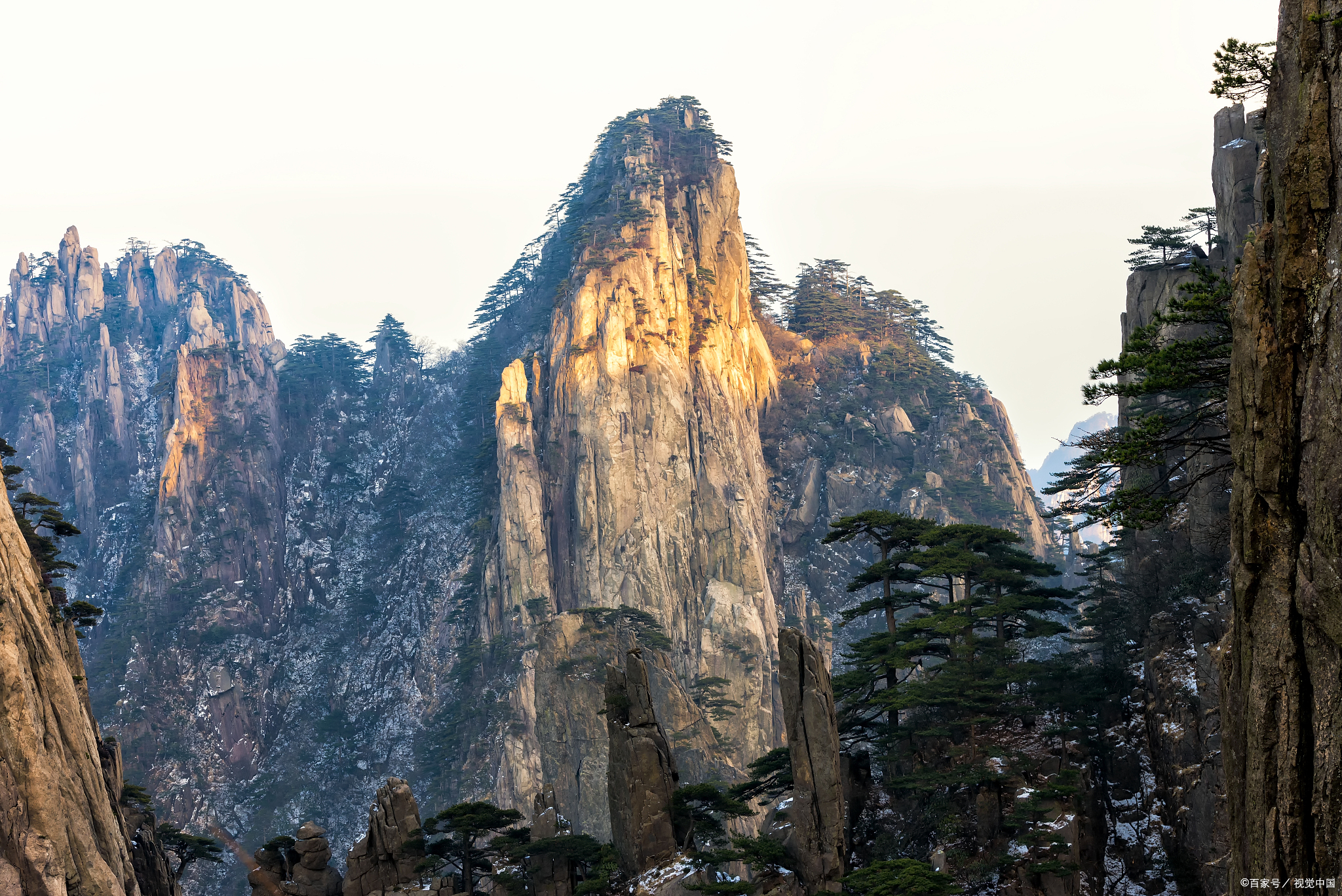区,近日又迎来了一道独特的风景线——成为全球首个山岳型零碳景区!