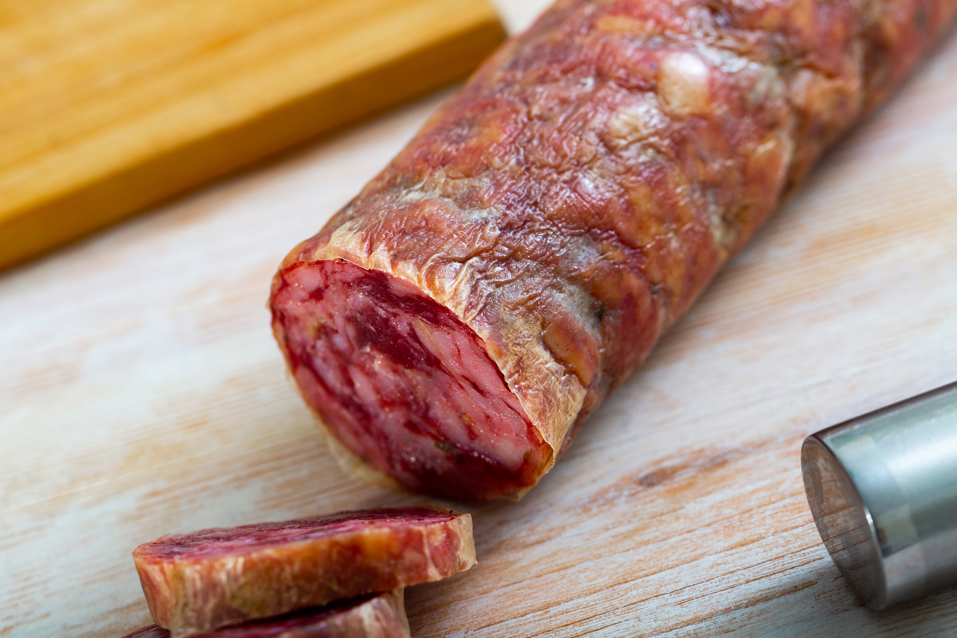 今天壮乡美食课堂教你制作正宗川式腊肠.一起来学习制作吧!