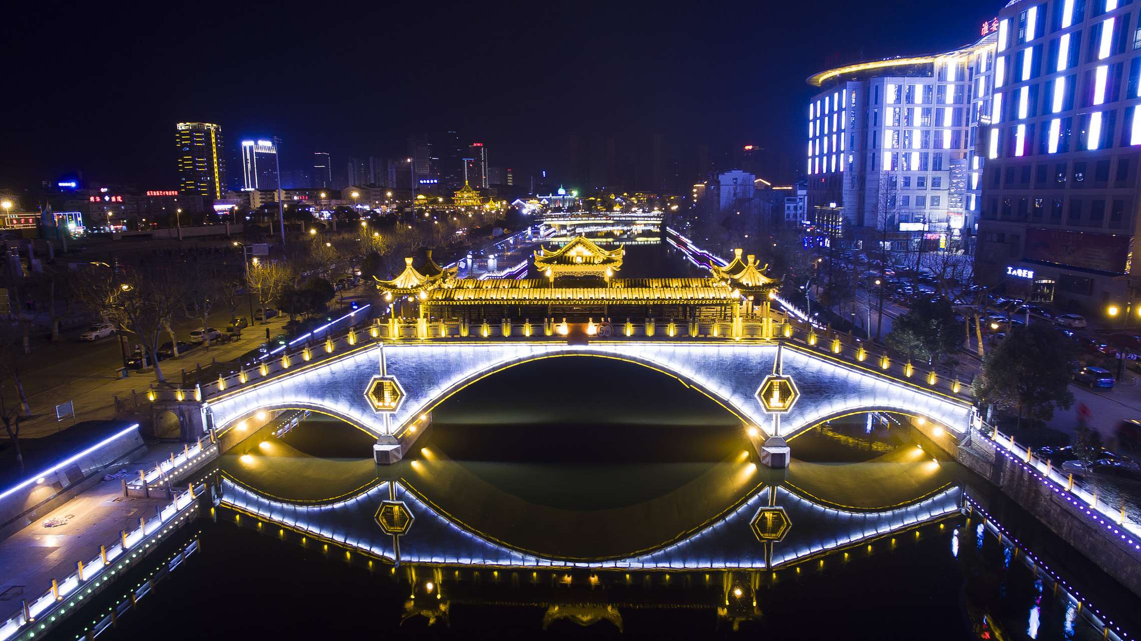 99  94首先,当然是要推荐荆州古城!