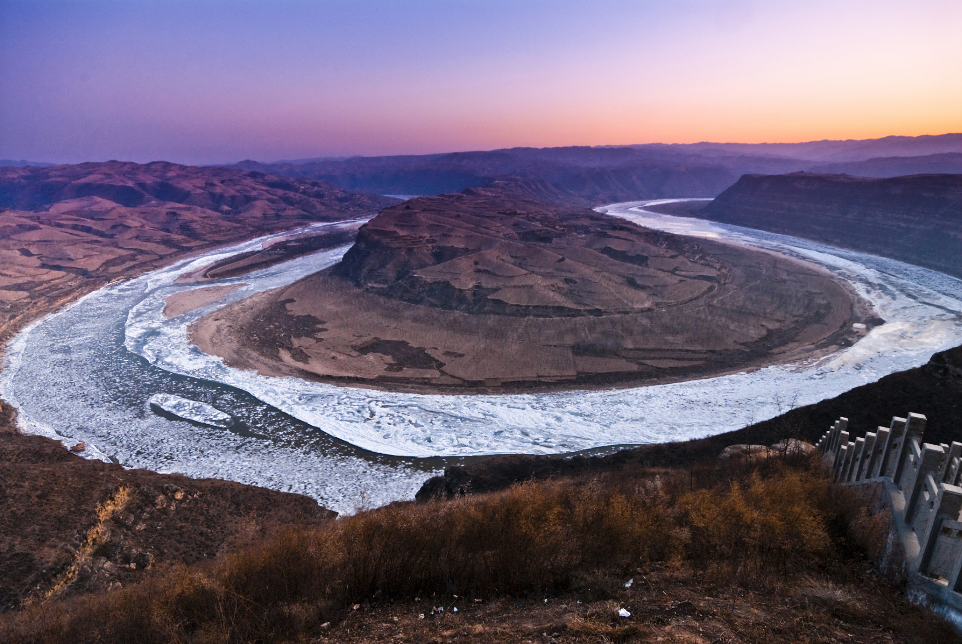石楼县,这座位于山西省西部,吕梁山西麓,黄河东岸的古老县城,自古以来