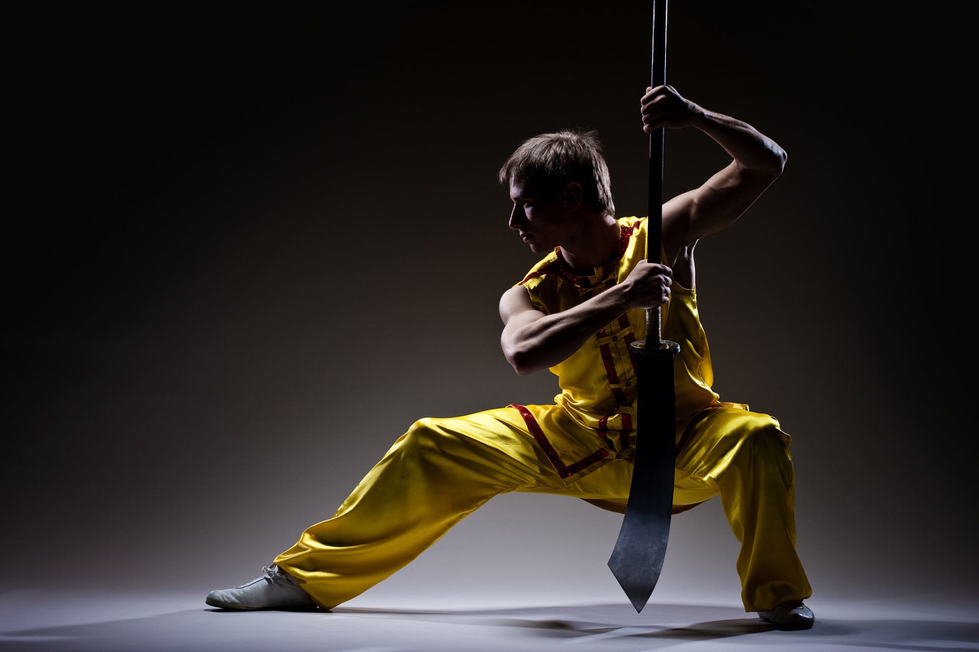 阿七聊功夫# 传统武术中有一个著名的套路叫脚"横开三皇锁",现在练武