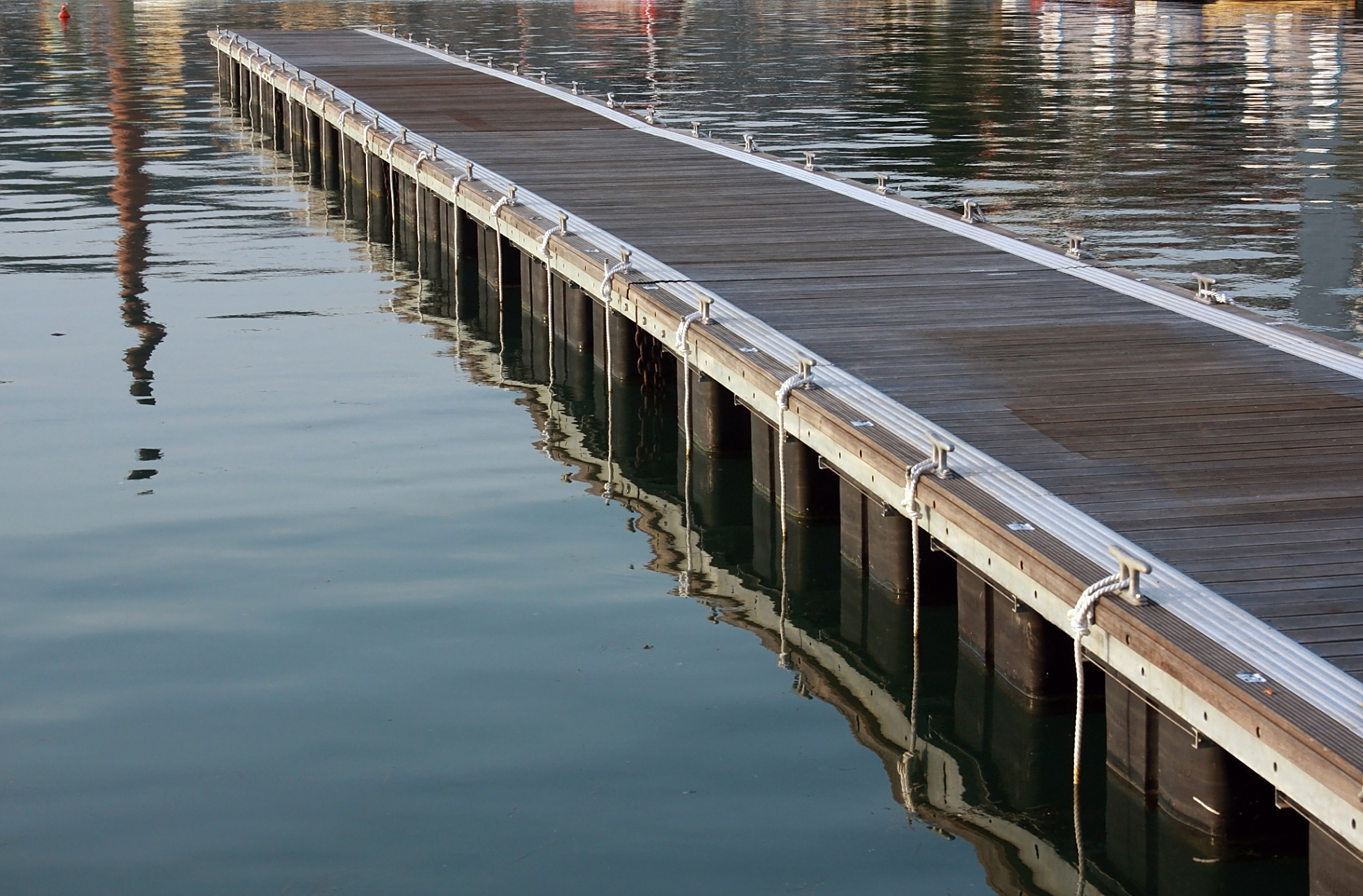 吉林省白城市洮南市瓦房镇振林村的黄德义因私自建桥被判刑的消息近日