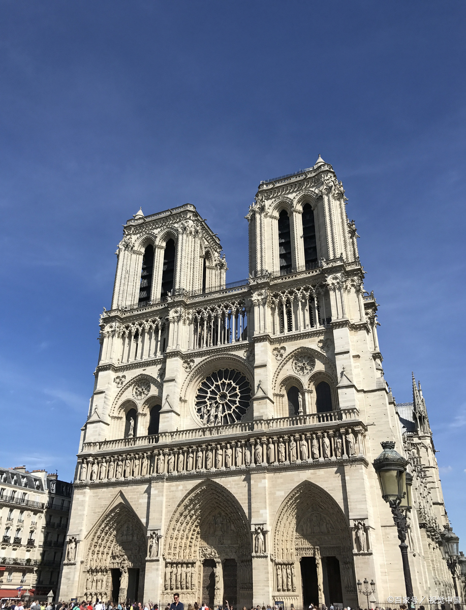 巴黎圣母院,这座屹立于塞纳河畔,承载着无数历史与艺术瑰宝的哥特式