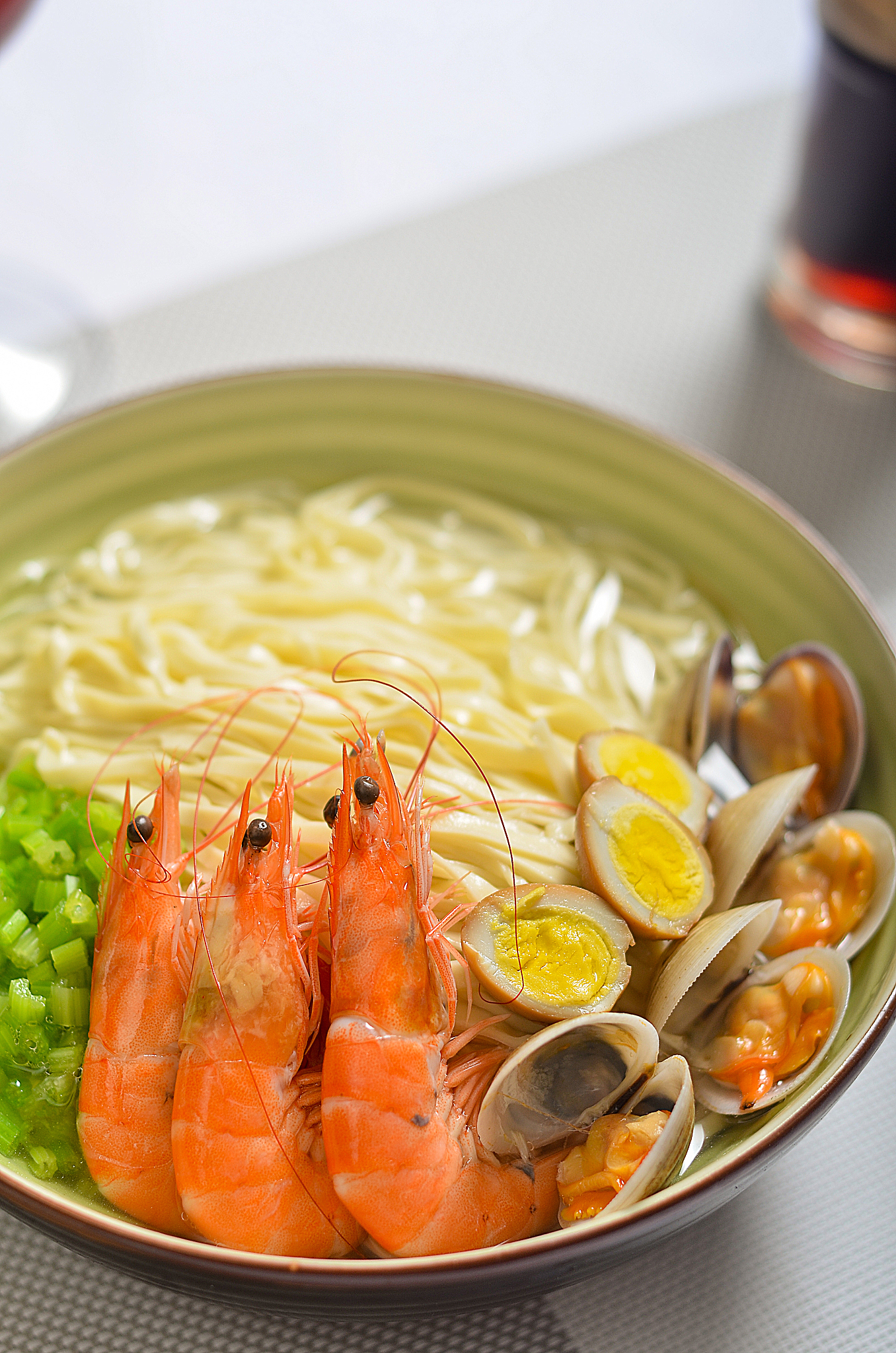 元旦在花果山附近,早餐可以来一碗连云港海鲜面,那面条筋道,汤鲜味