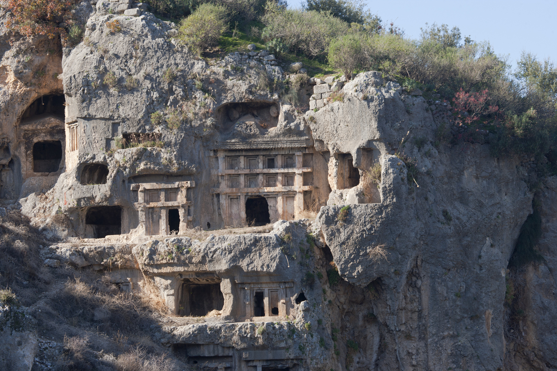 我给大家介绍一个国家5a级旅游景区:临夏州炳灵寺世界文化遗产旅游区.