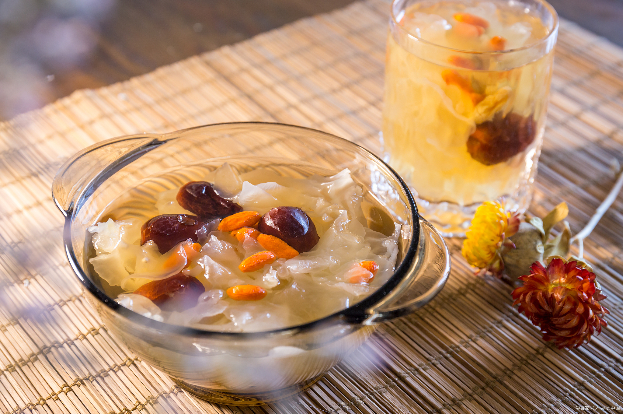 秋天:秋天是收获的季节美容食物银耳汤好看图片苹果百合银耳羹银耳