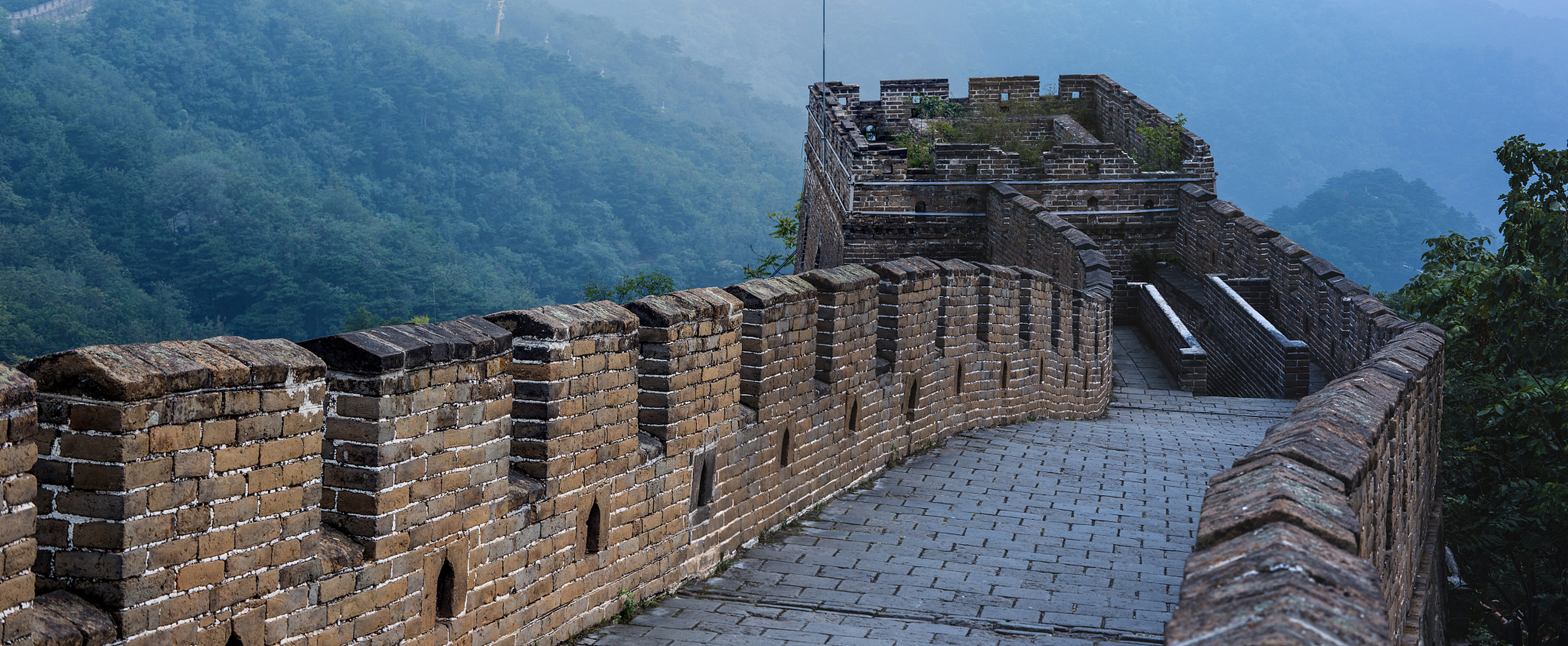 如果按今天的成本来计算:一米长城就需要6000块