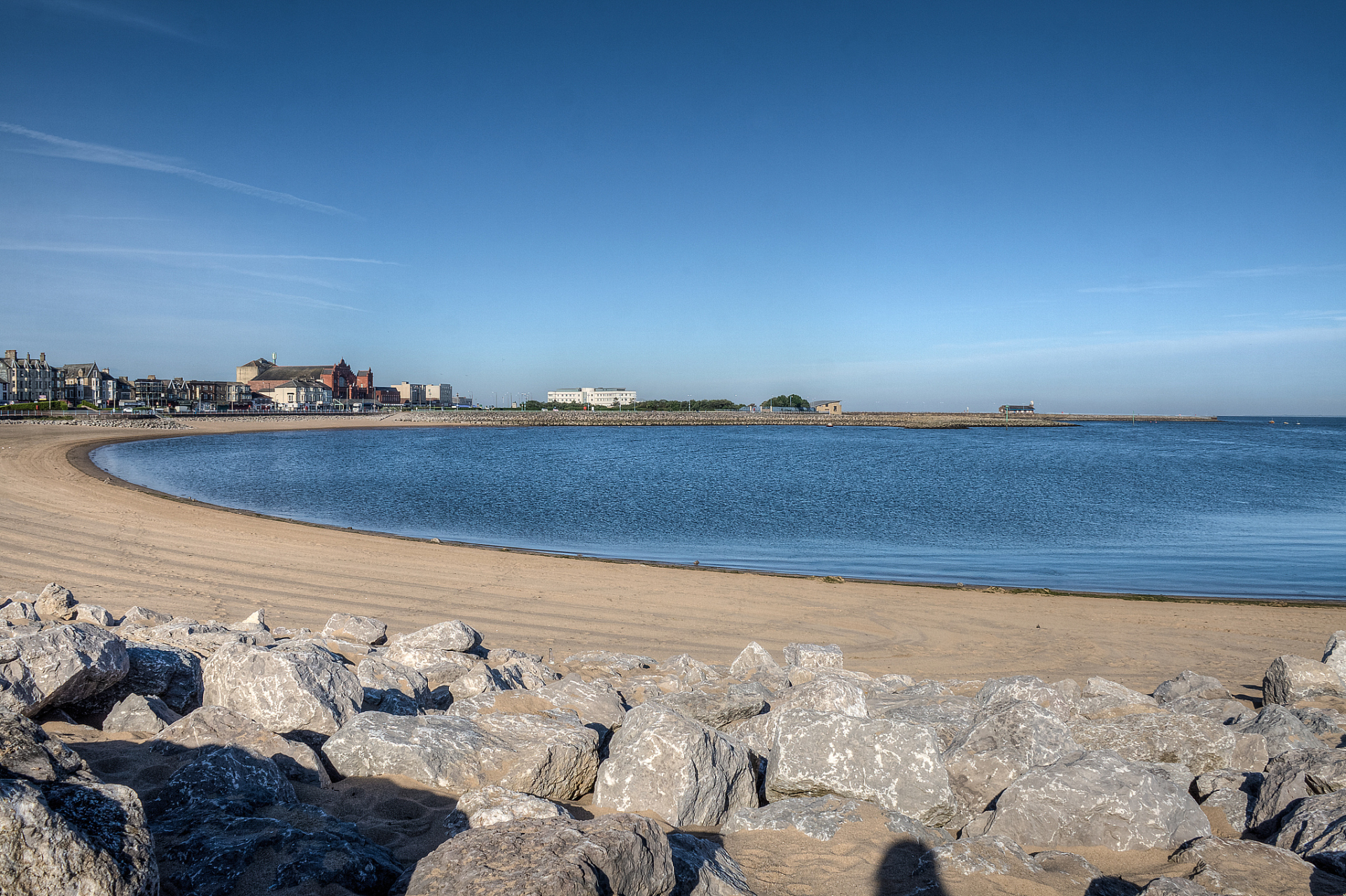 一进入少海风景区,就被眼前的景色惊艳到了.