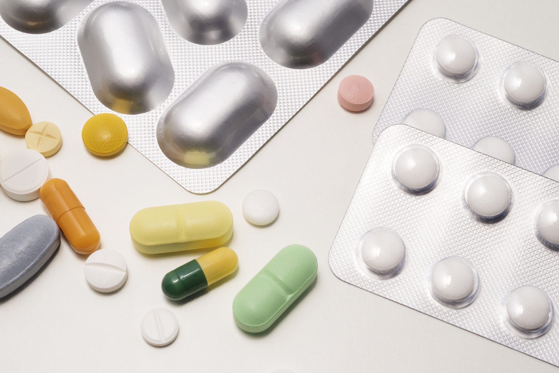 治疗癫痫的药,通常包括了卡马西平,丙戊酸,苯妥英钠等.