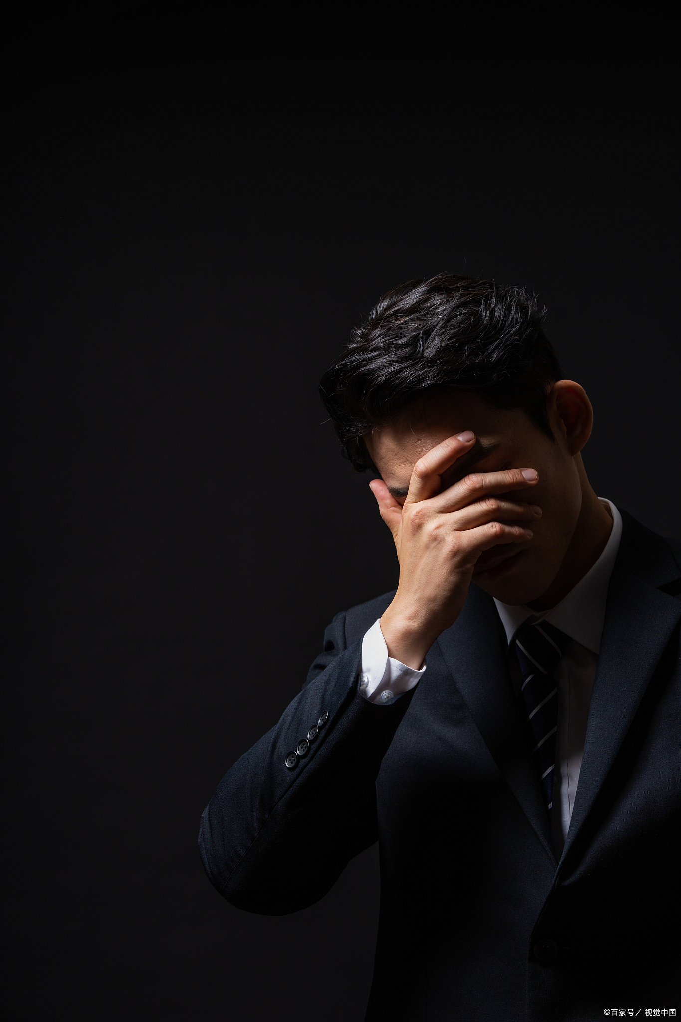 他们往往能够看到问题的机会和挑战,而不是障碍和困难