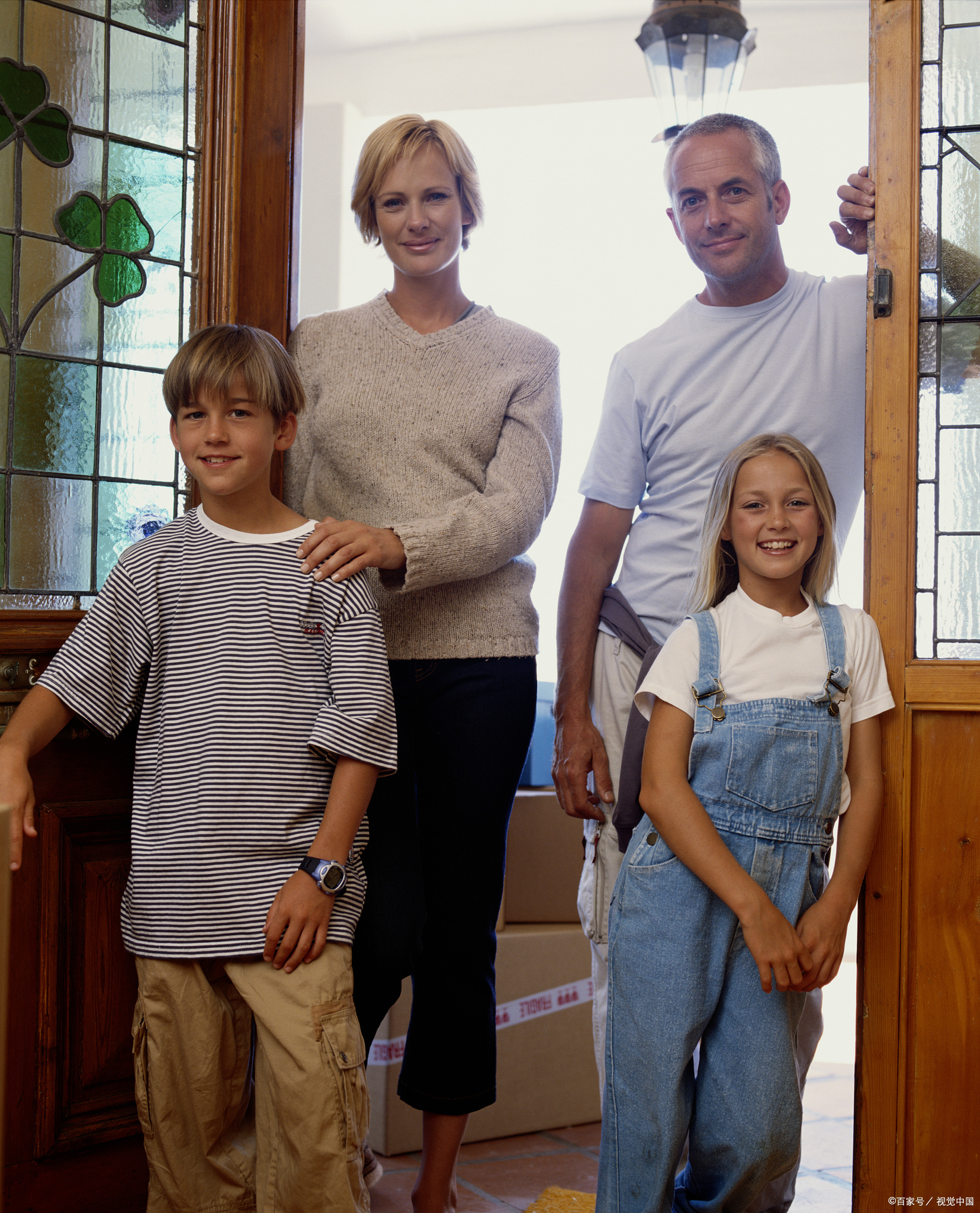 此前,亨特·拜登在去年 12 月被指控犯有 9 项联邦税务罪,包含未