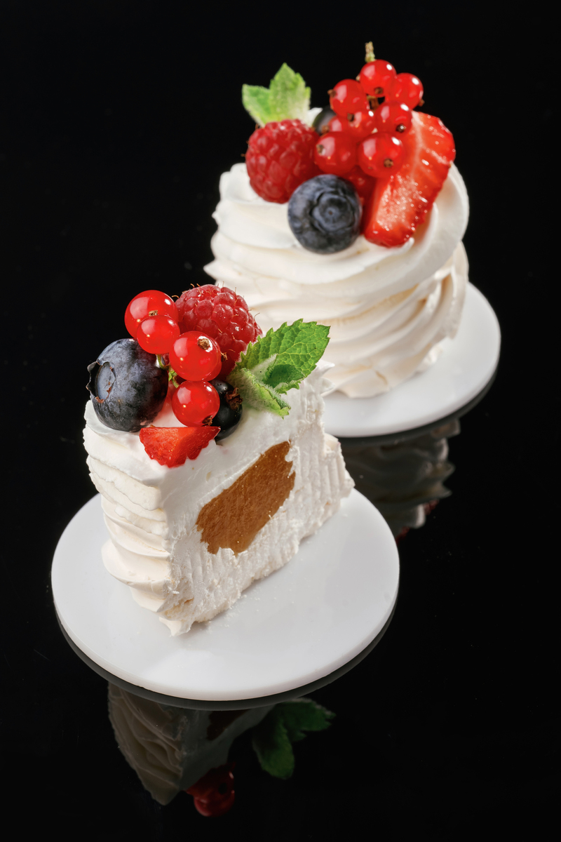 第一:蛋糕:为了拥有细腻蓬松口感,丰富色泽与持久保质期,蛋糕常添加