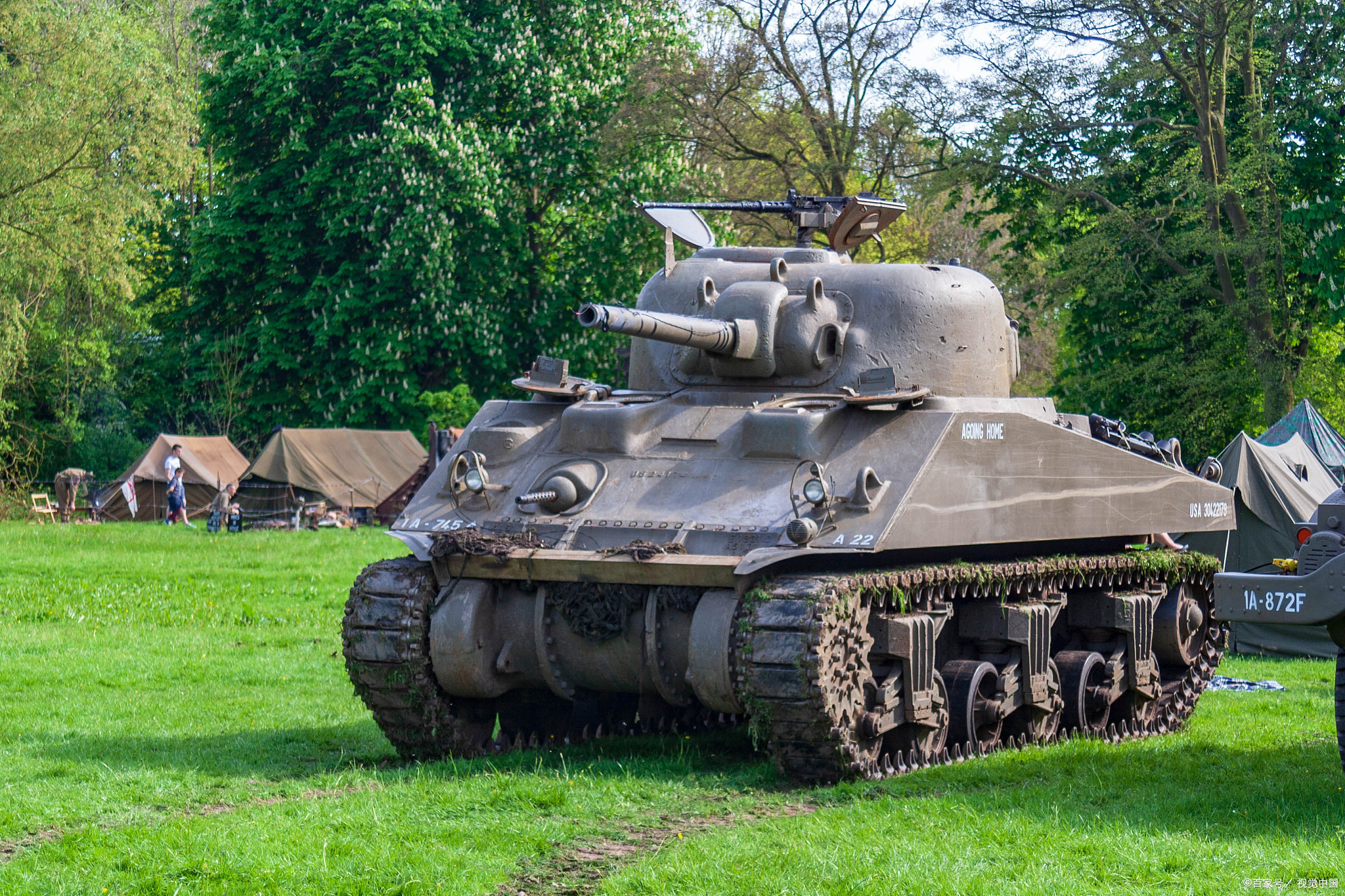 等装备也开始穿过黑海与东地中海运抵拉塔基亚,这些装甲车辆一方面